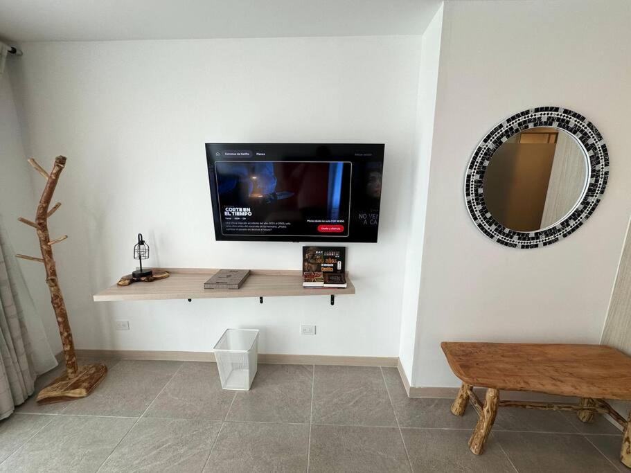Belmonte 220-Lindo apartamento en Av centenario con piscina
