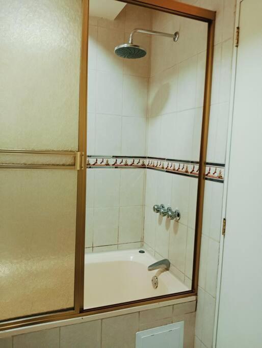 Departamento 90 M2 zona exclusiva Surco Lima view 3