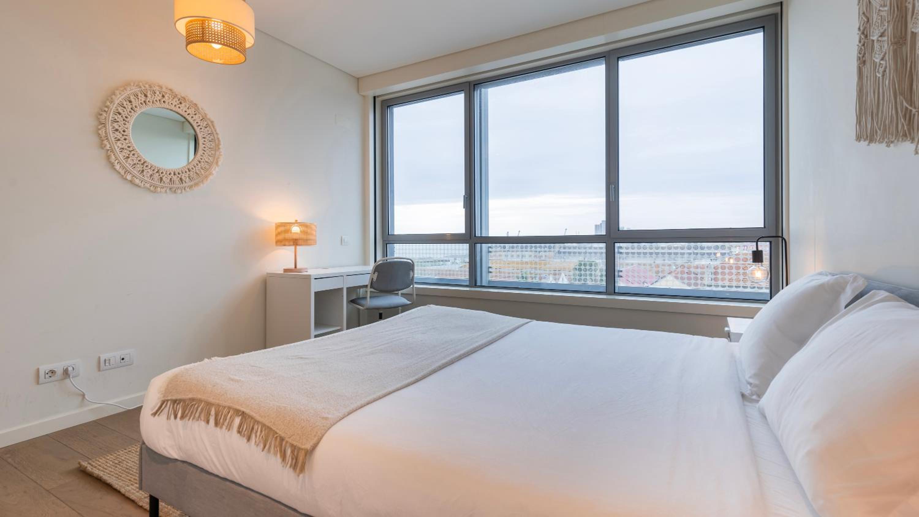River View 1BDR Apartment by LovelyStay