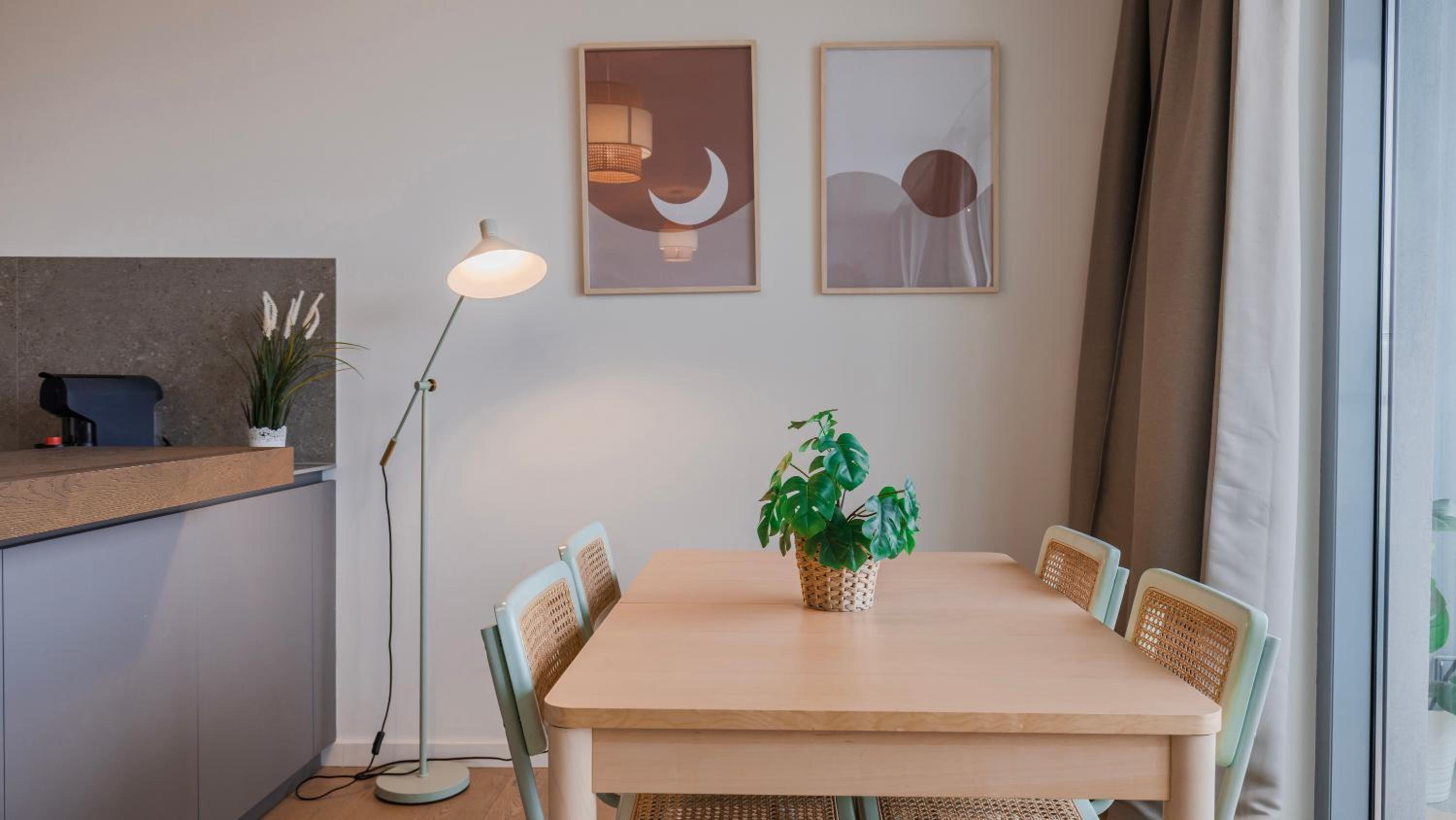 River View 1BDR Apartment by LovelyStay