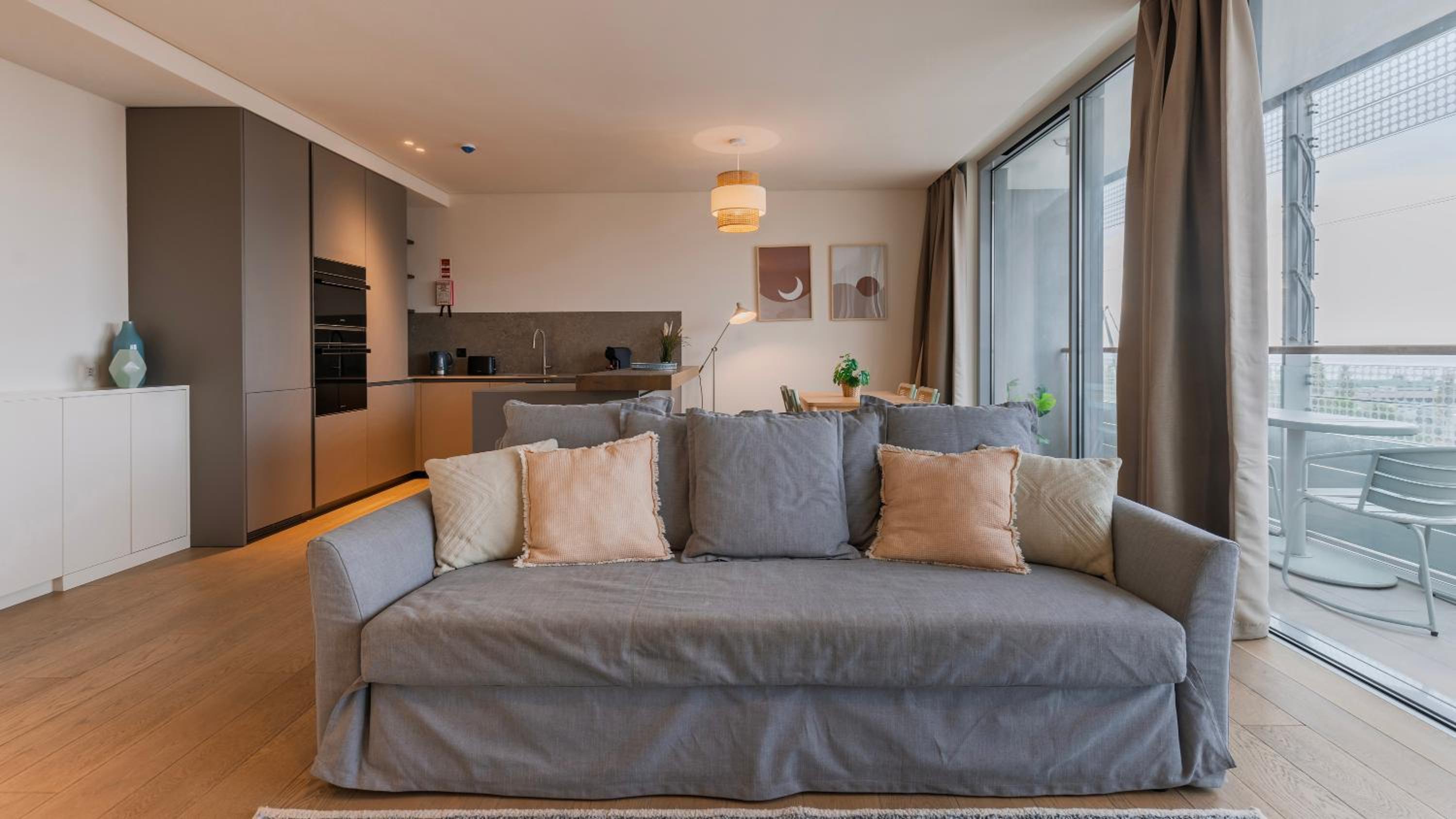 River View 1BDR Apartment by LovelyStay