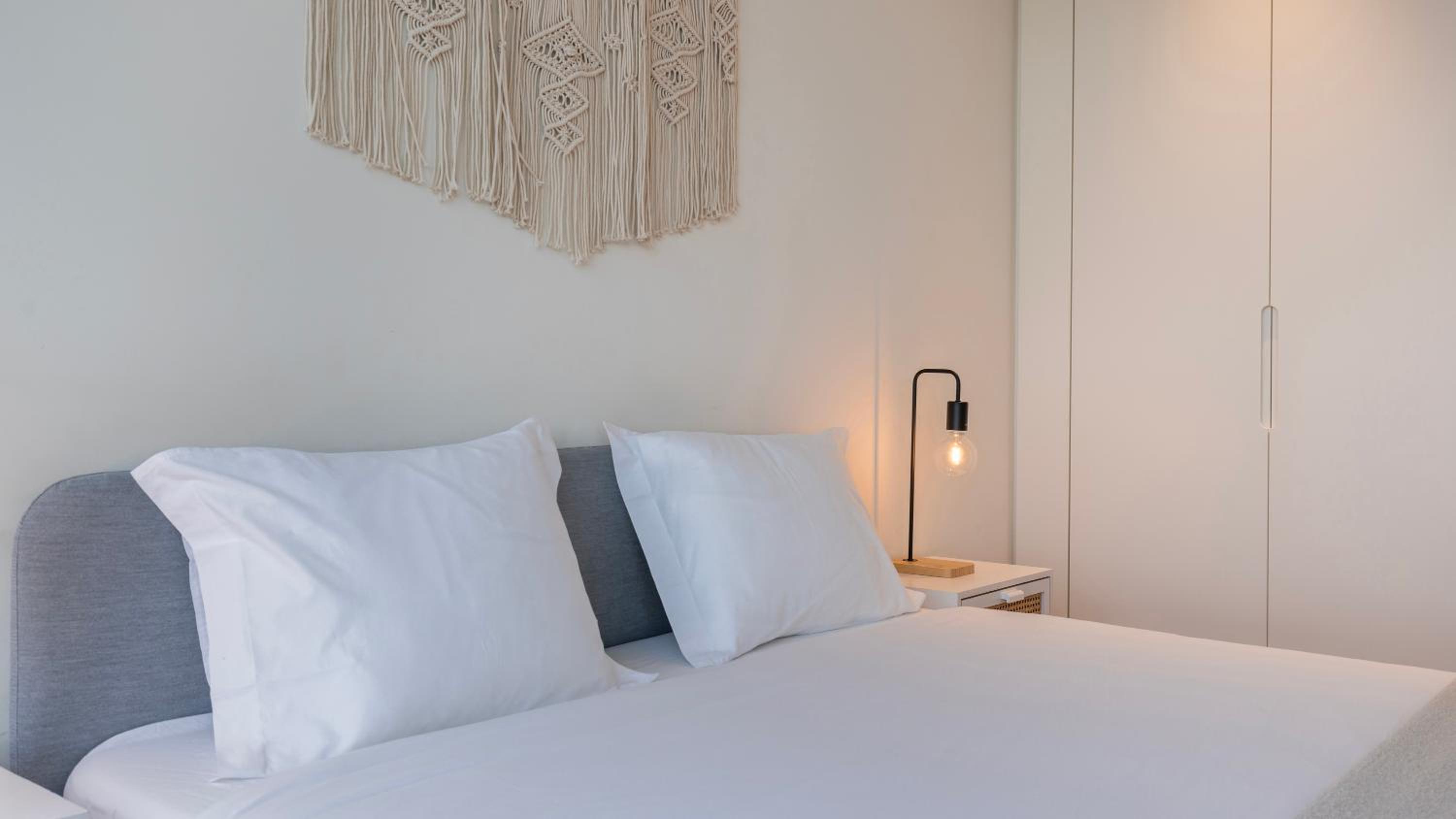 River View 1BDR Apartment by LovelyStay