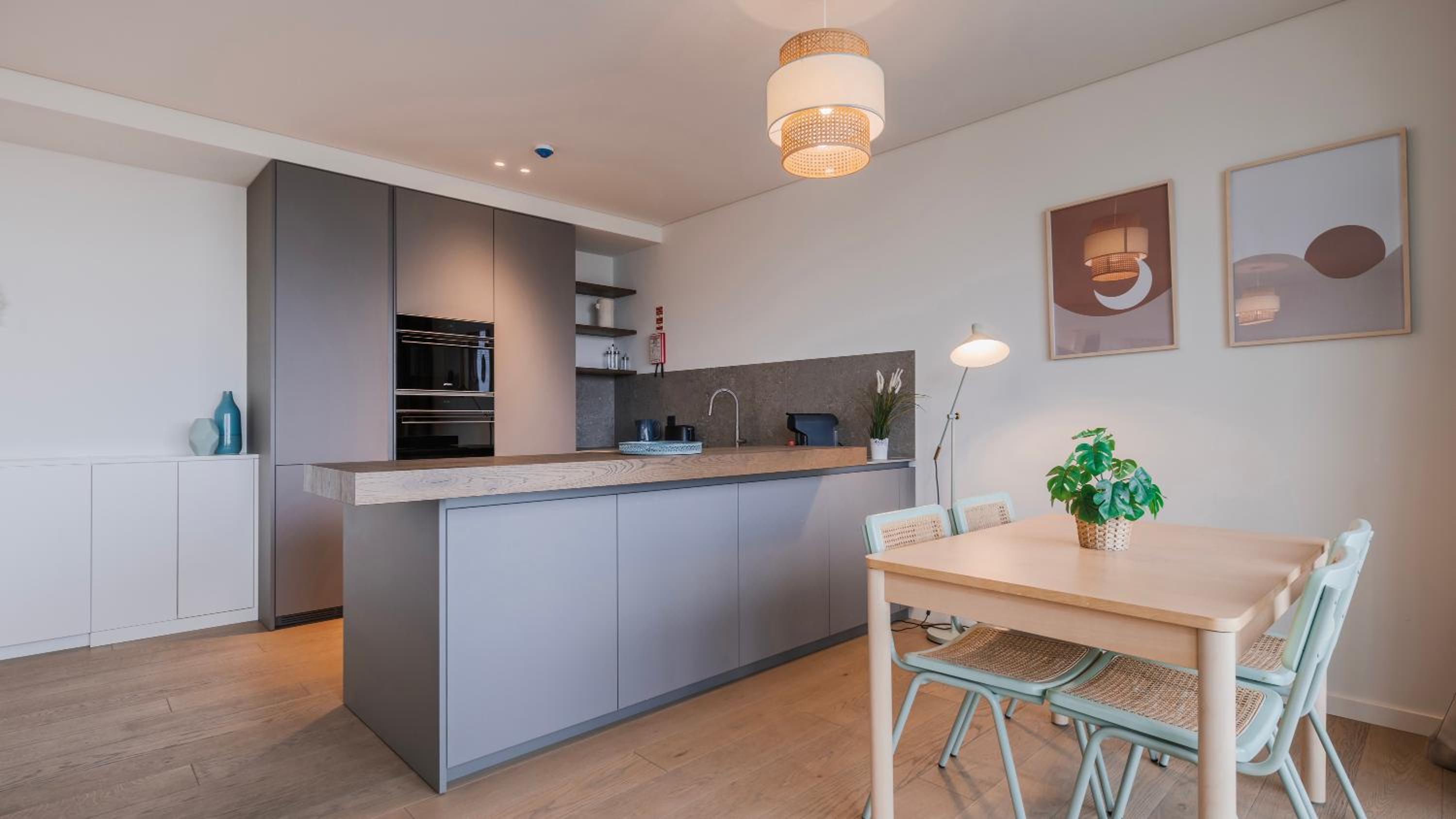 River View 1BDR Apartment by LovelyStay