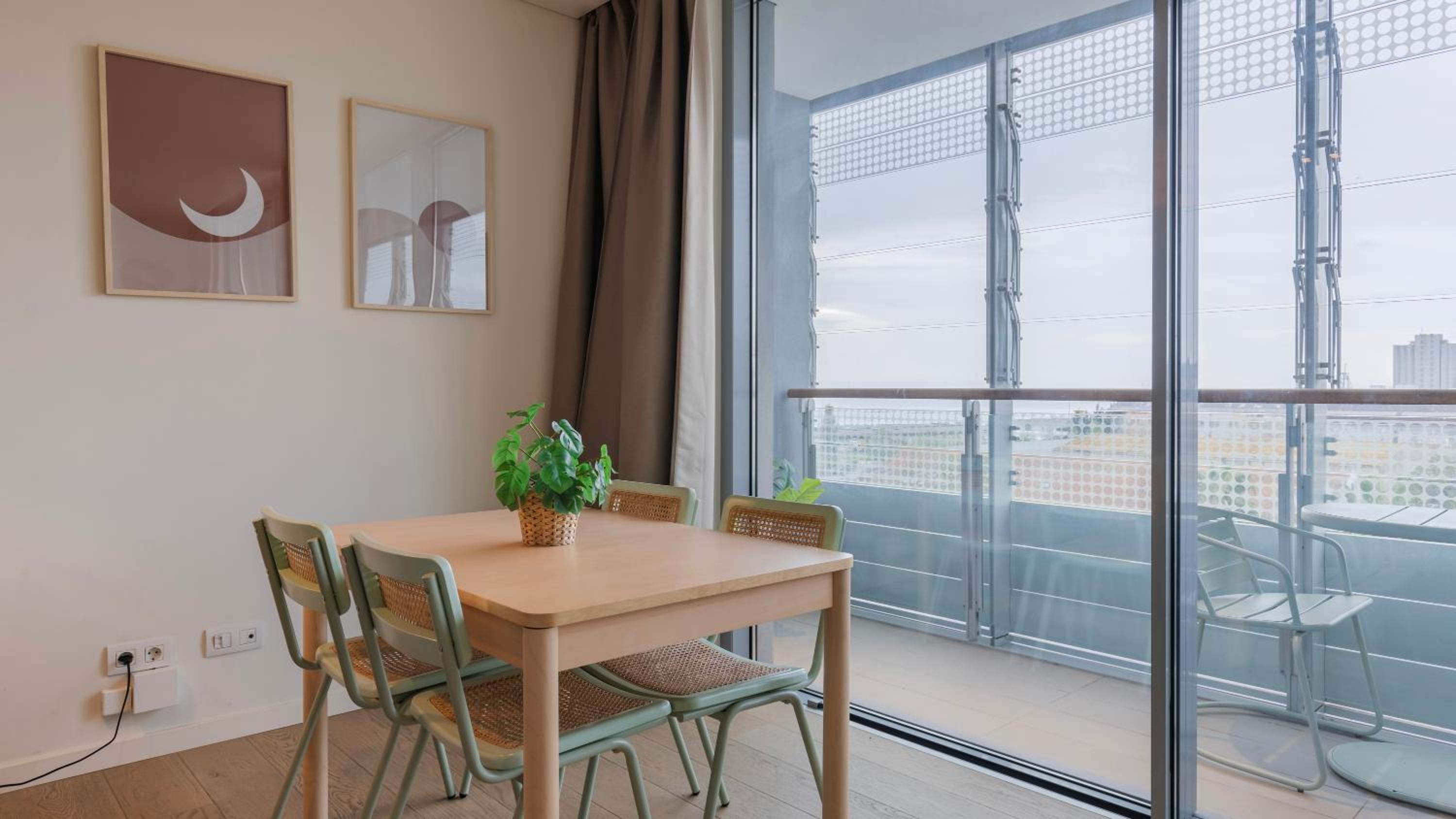 River View 1BDR Apartment by LovelyStay