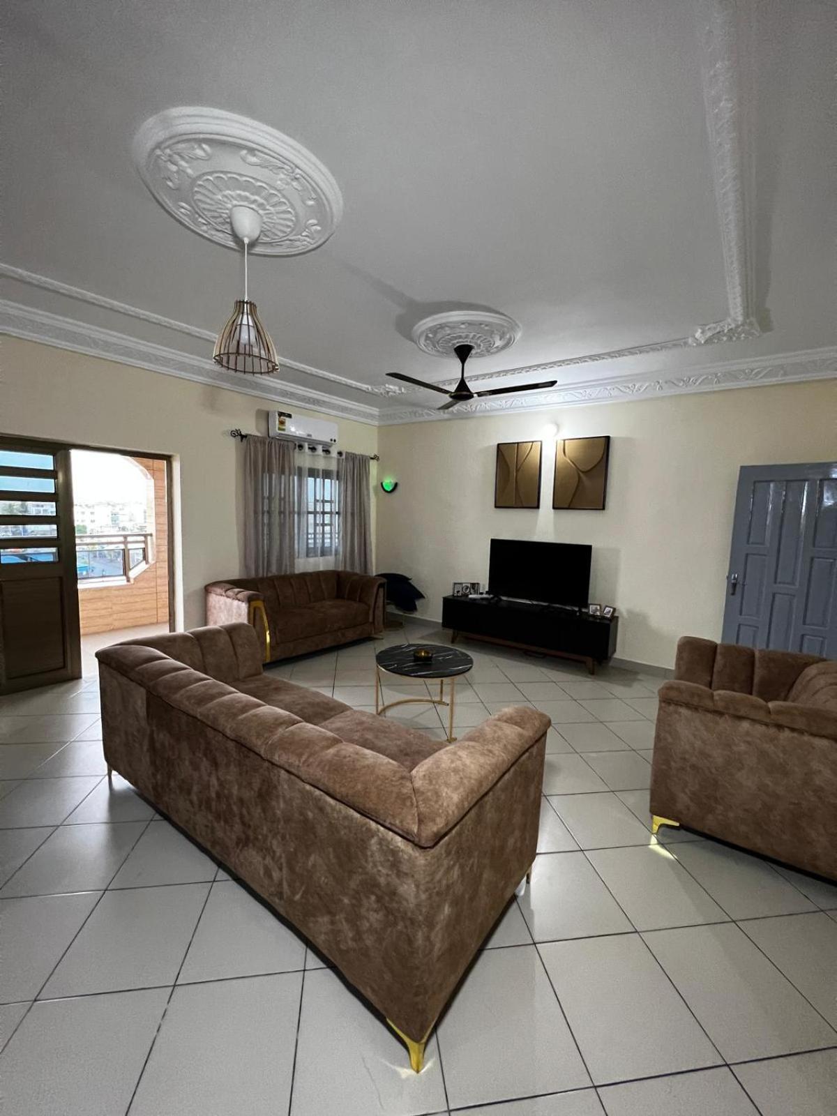 Space Appartement 2 chambres et balcon Fleuris Negoce Akpakpa