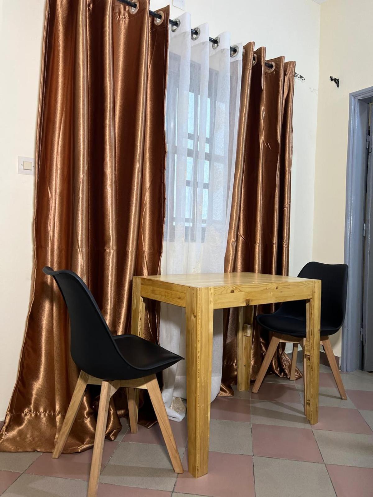 Space Appartement 2 chambres et balcon Fleuris Negoce Akpakpa
