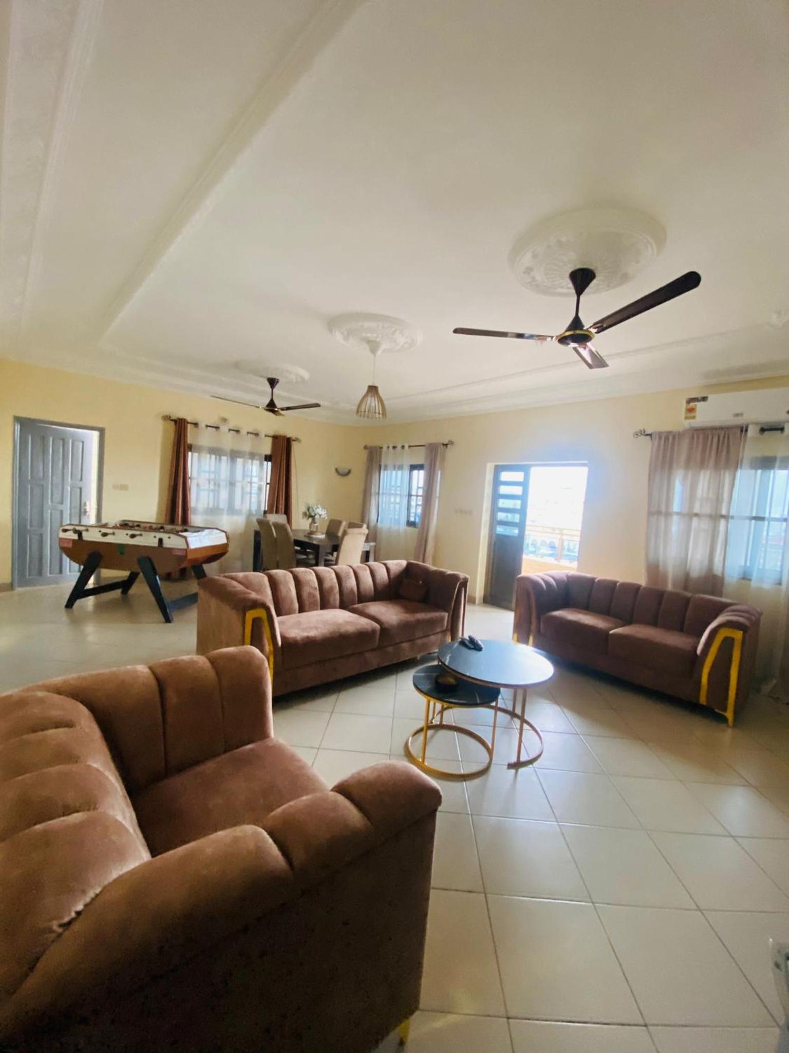 Space Appartement 2 chambres et balcon Fleuris Negoce Akpakpa
