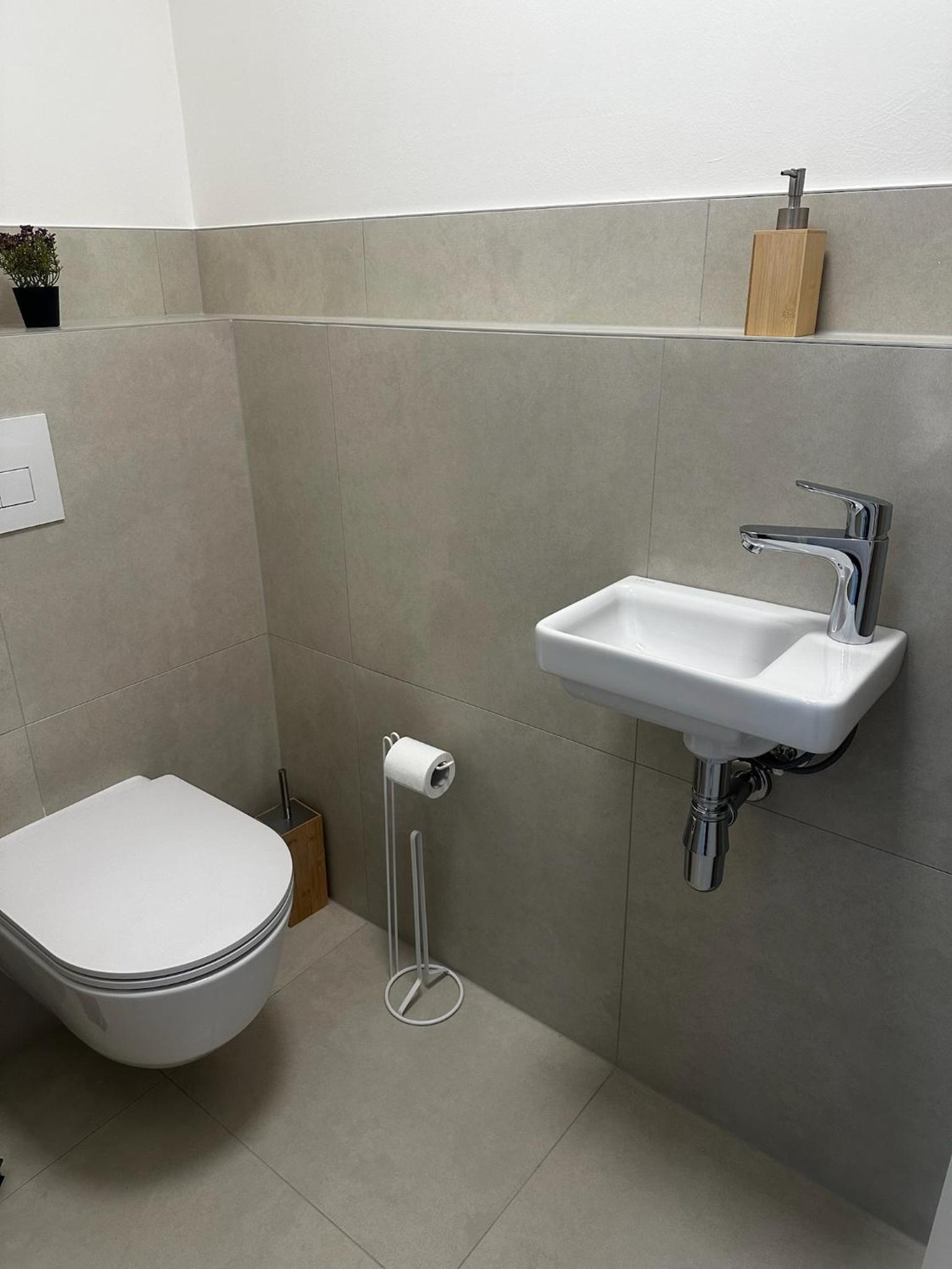 BNB New Luxury Apartment in the Center with optional parking