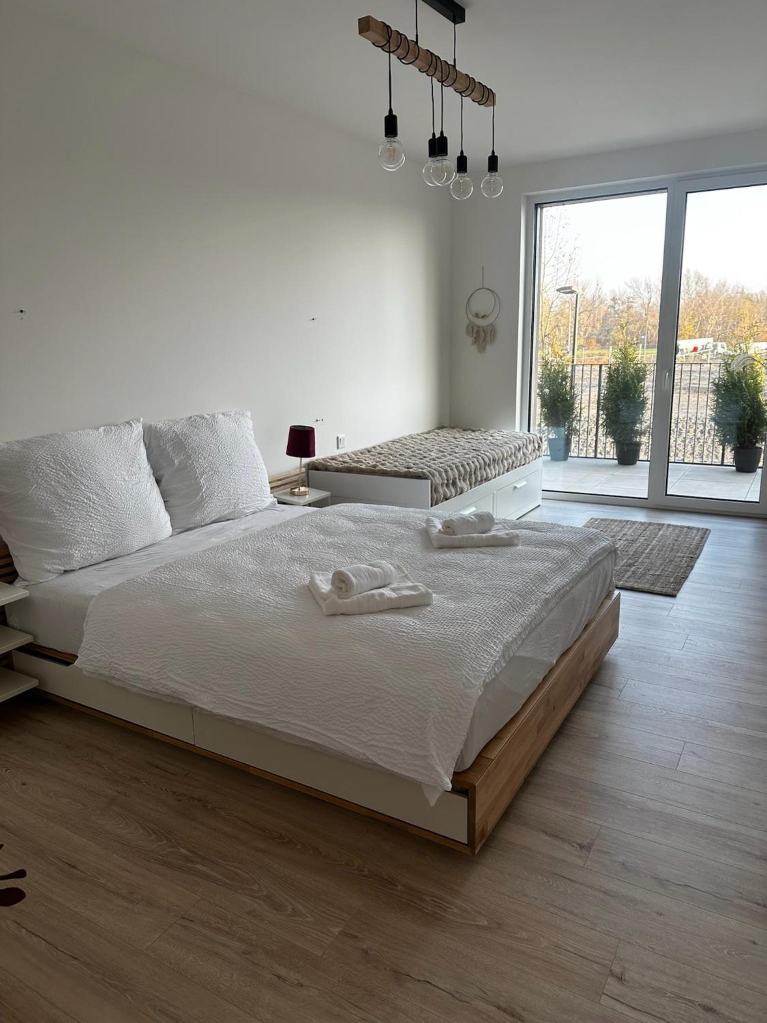 BNB New Luxury Apartment in the Center with optional parking