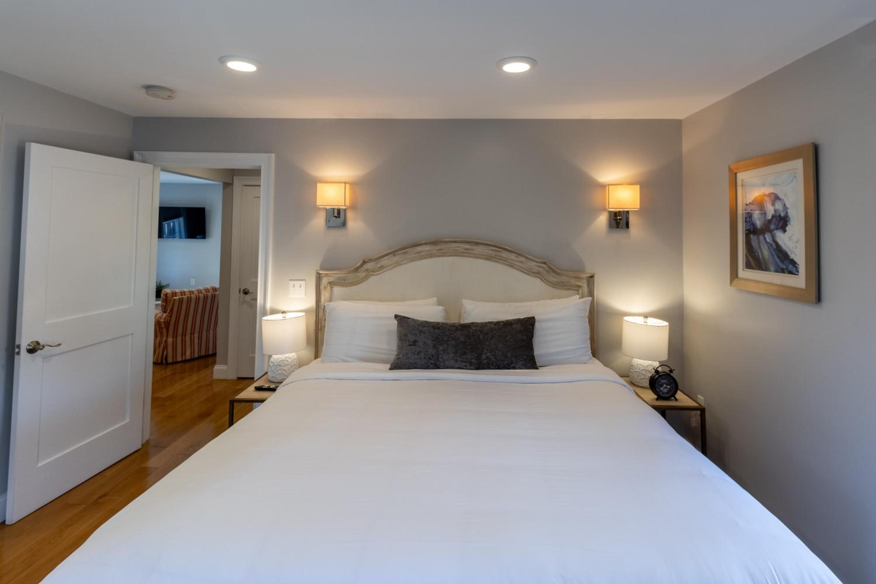 The Newport Lofts - 617 Thames Street