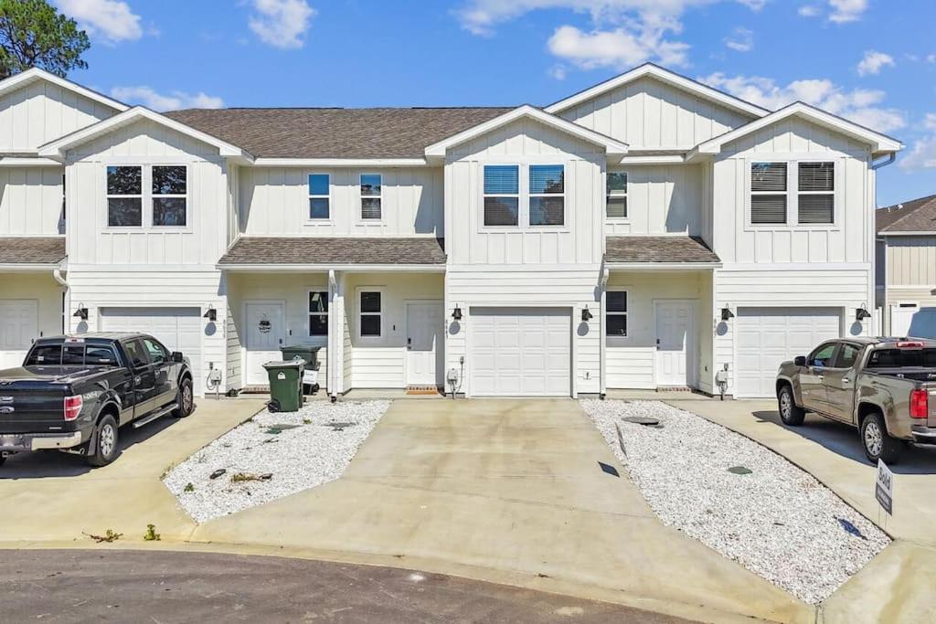 New Home near UWF & PNS Beach! view 2