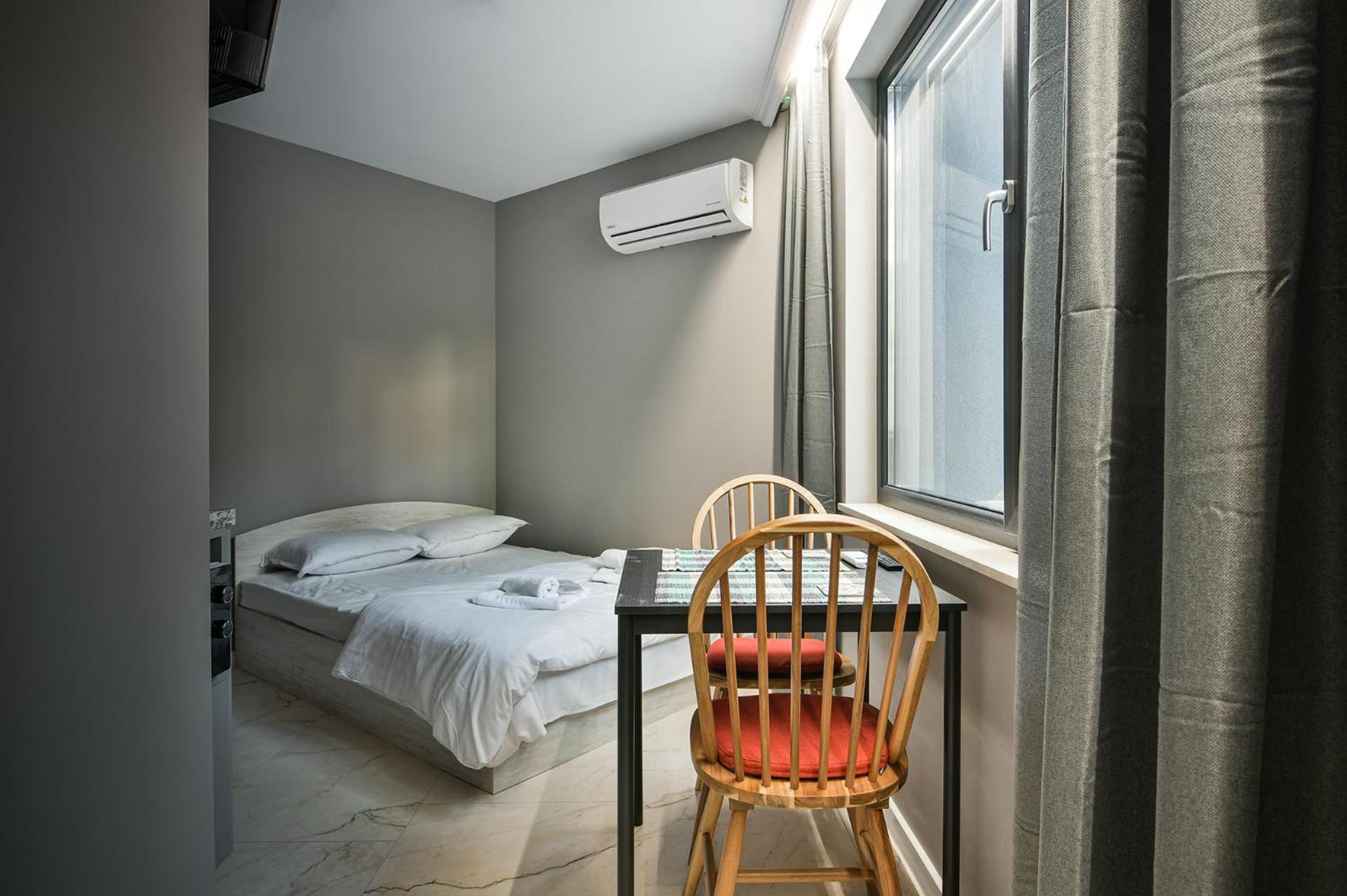 Central Apartments with Patio Close to Sea