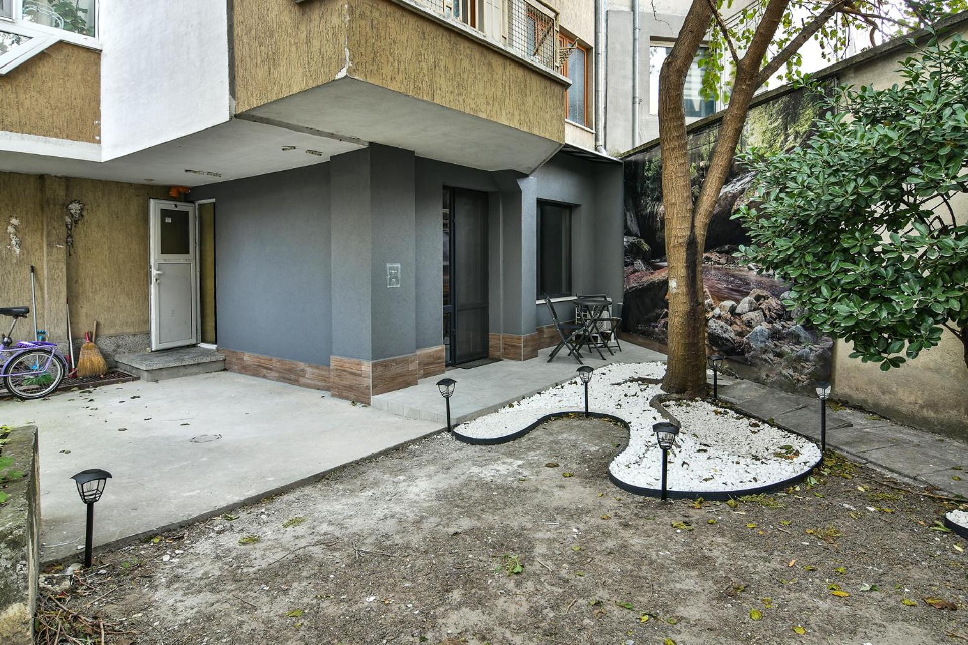 Central Apartments with Patio Close to Sea
