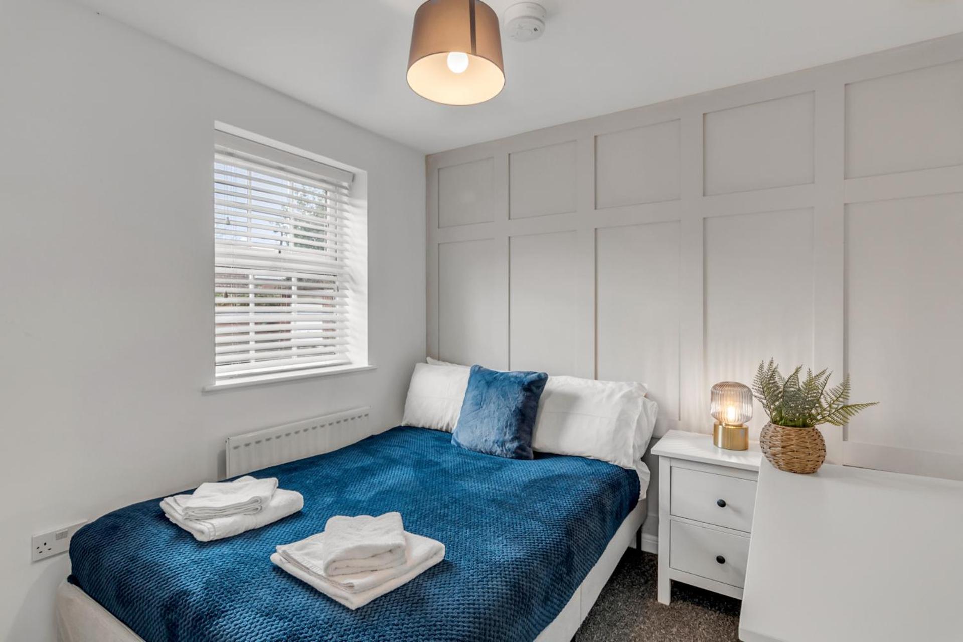 5br Cop Way For Workers Fast Wifi Free Parking view 2