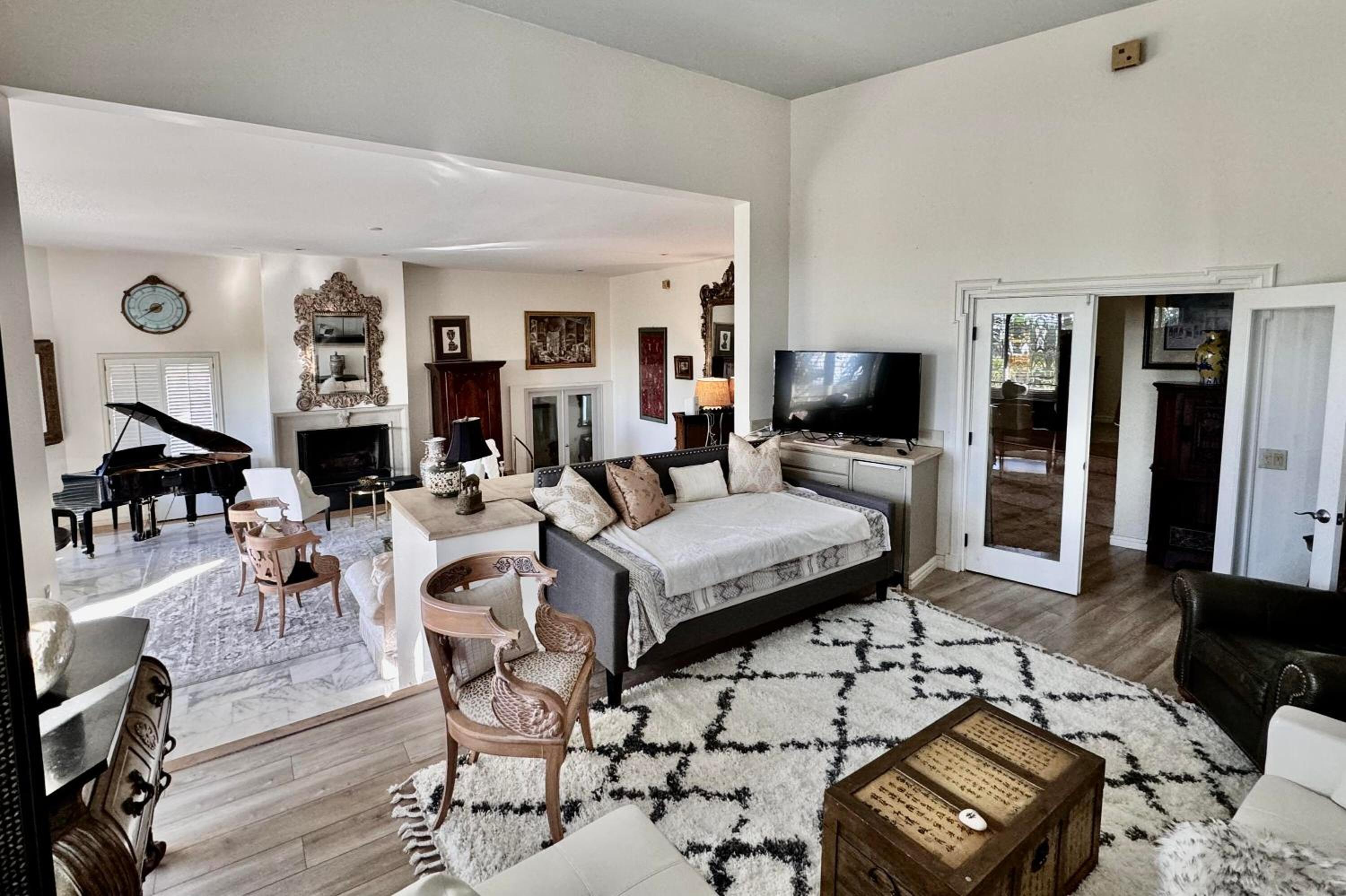 Luxury home with ocean view view 3
