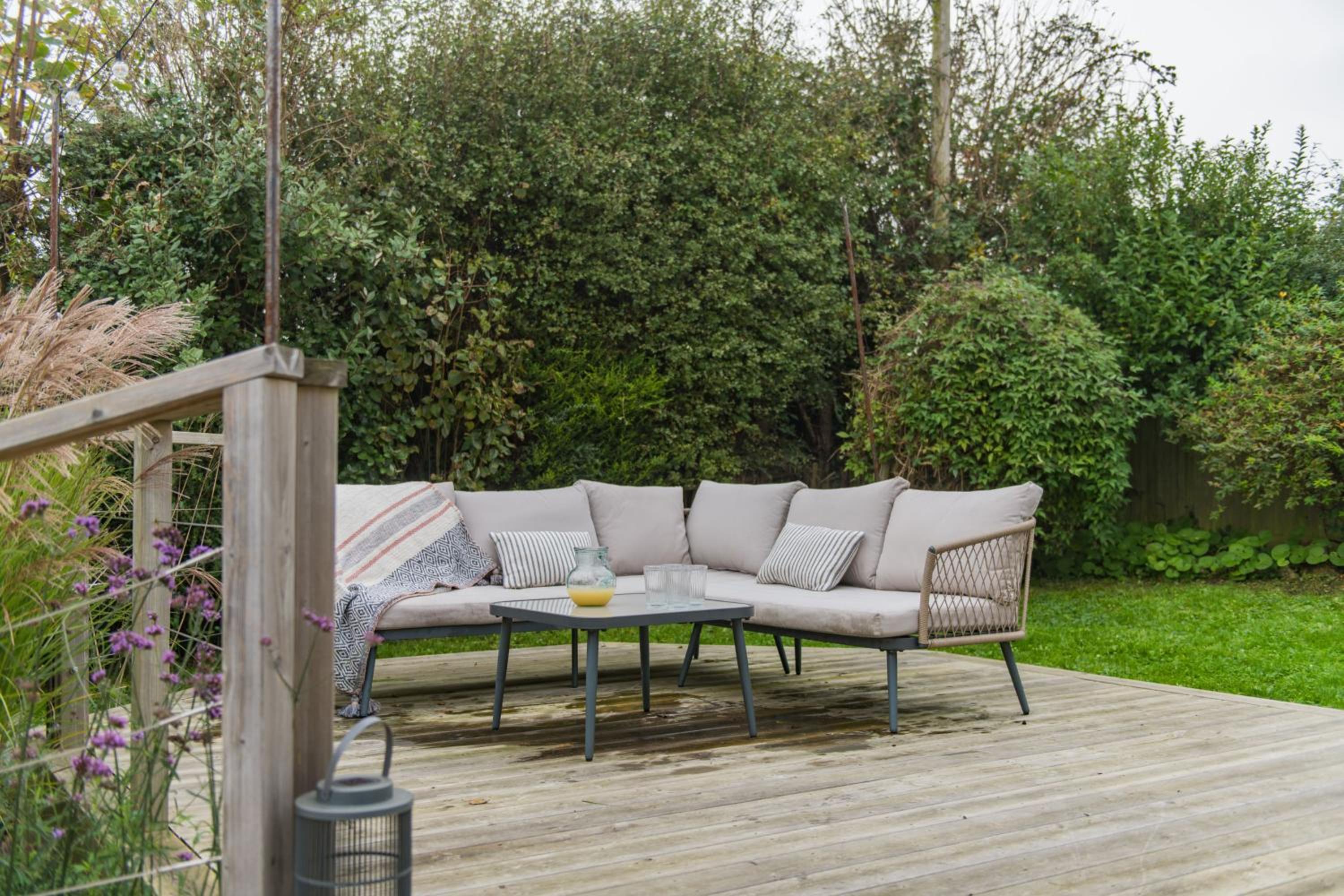 The Cot by Bloom Stays view 2