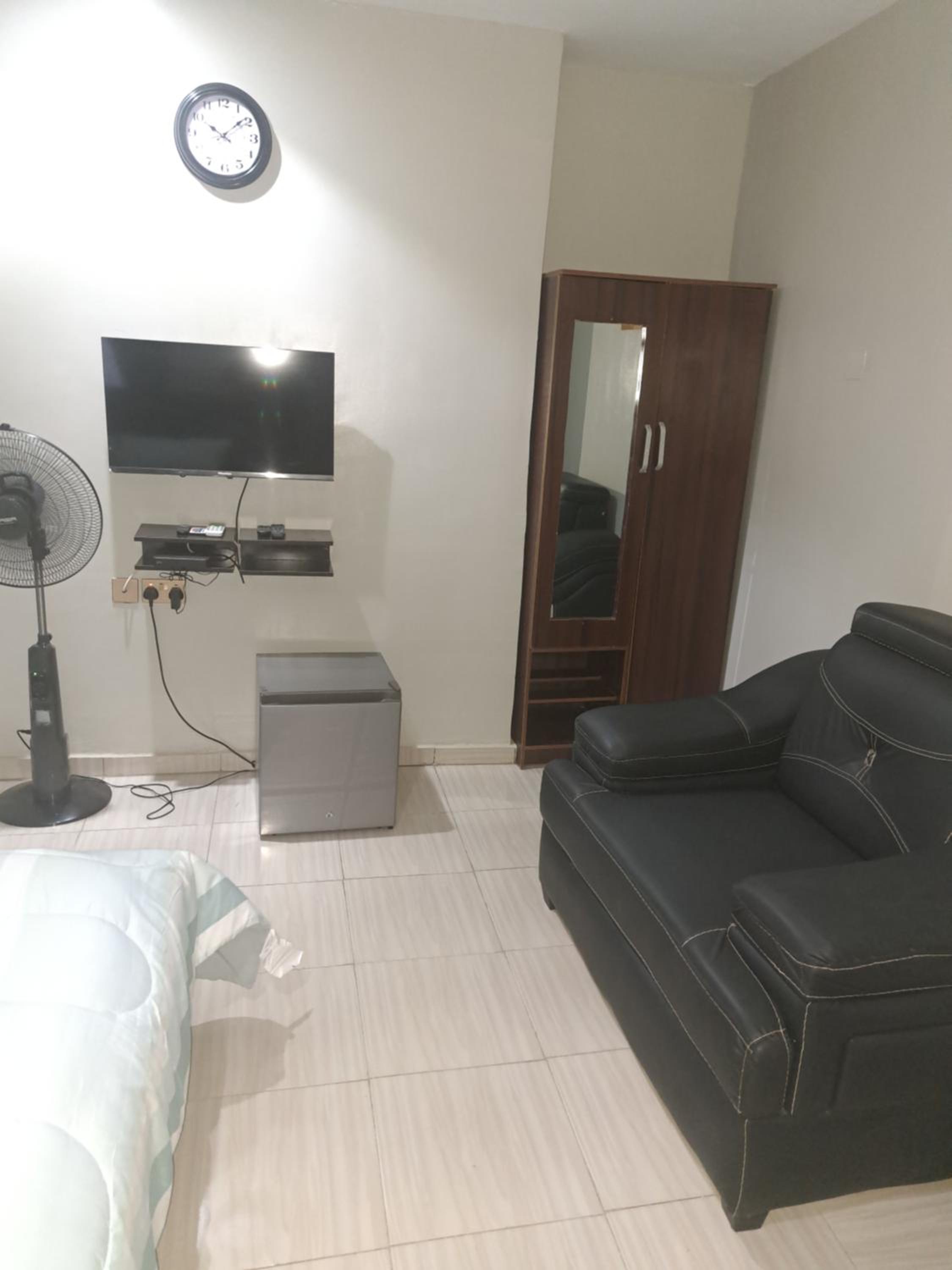D'EXQUISITE APARTMENTS -Ibadan view 3