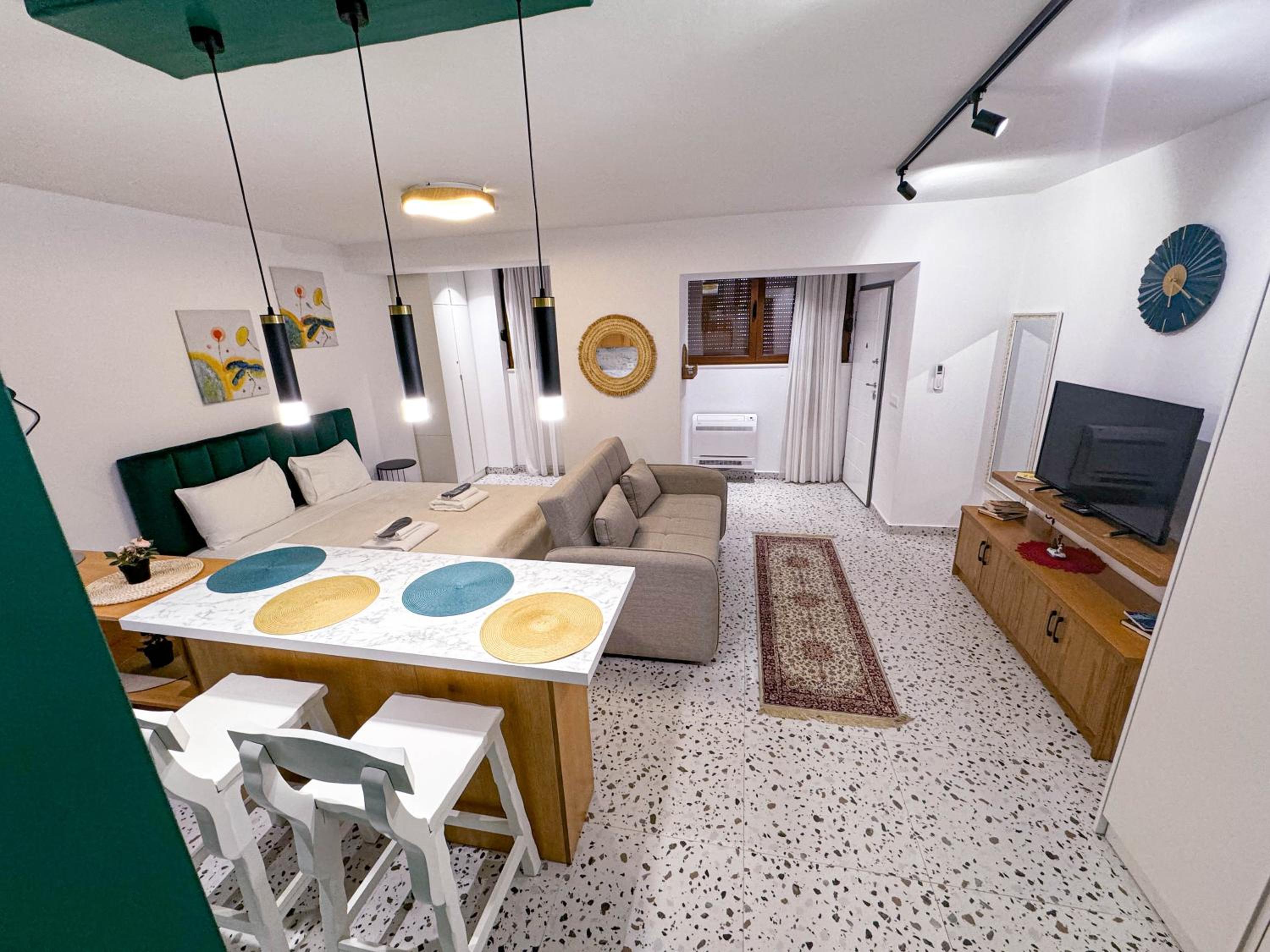 Tirana Lovely Apartment 1