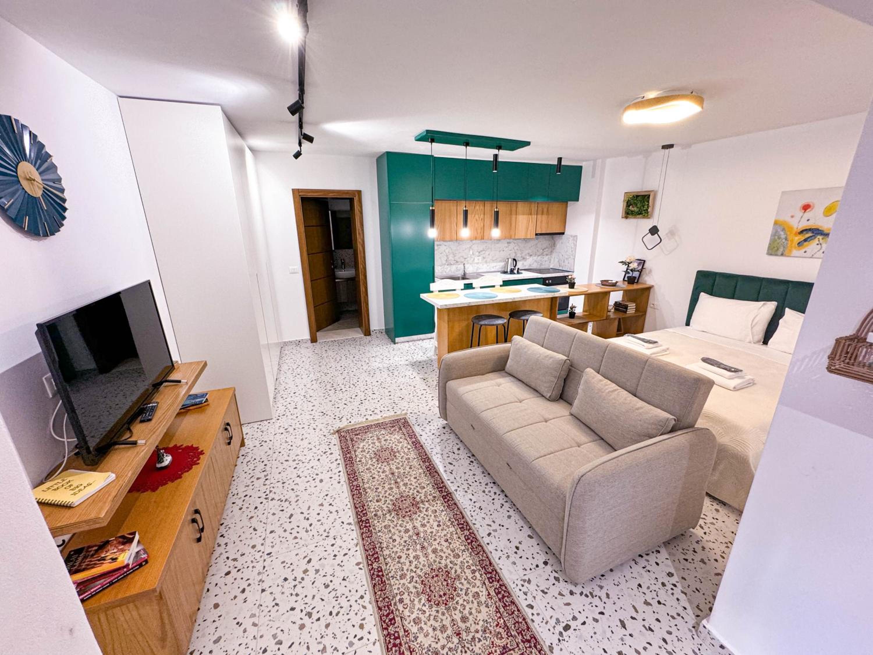 Tirana Lovely Apartment 1