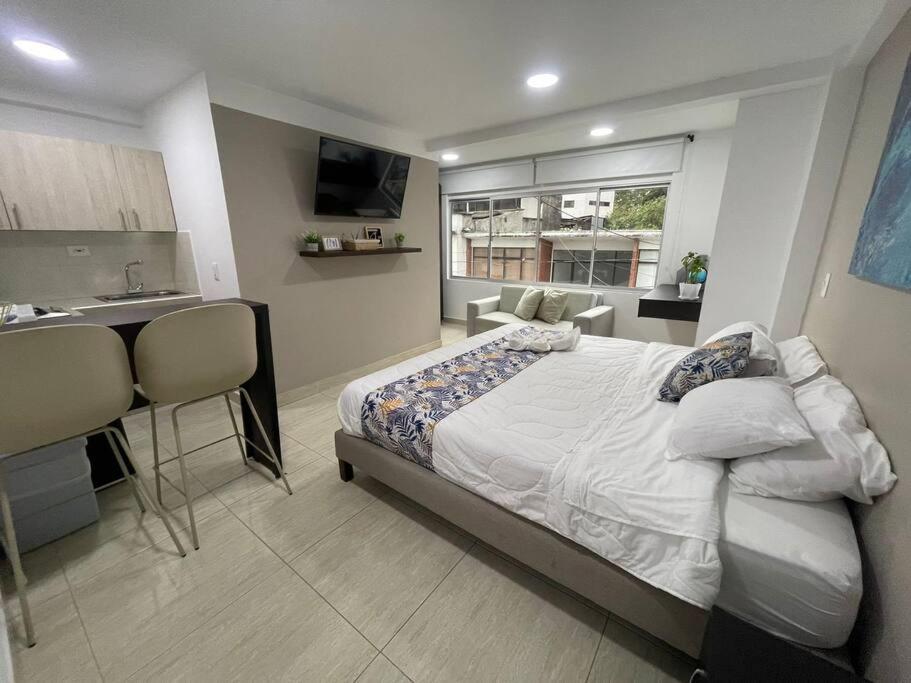 Castellana 202 - Apartaestudio loft en la Castellana Norte