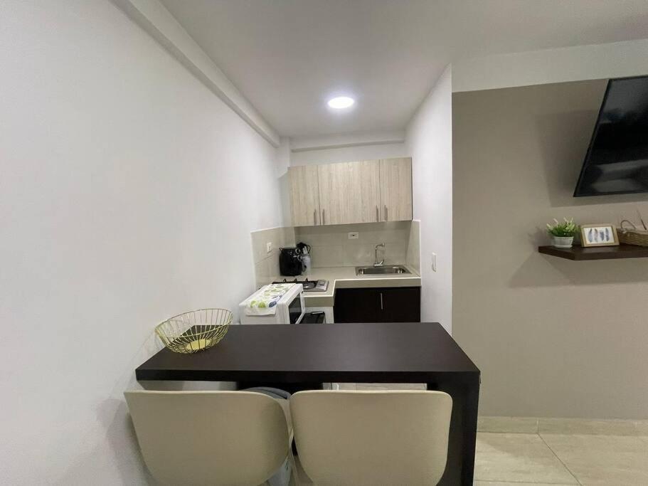 Castellana 202 - Apartaestudio loft en la Castellana Norte