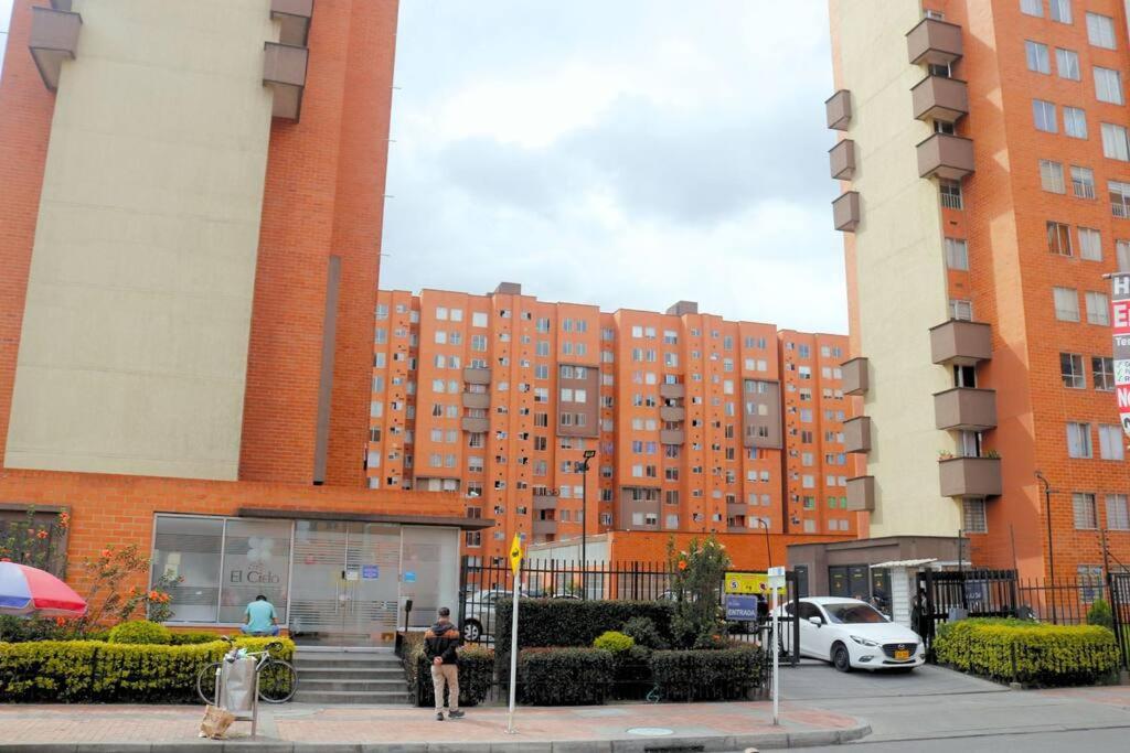 Acogedor Apartamento en zona residencial con vista a la ciudad Wi-Fi 350 Mbps