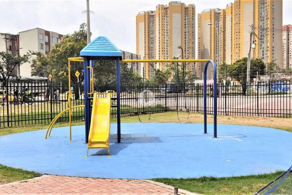 Acogedor Apartamento en zona residencial con vista a la ciudad Wi-Fi 350 Mbps