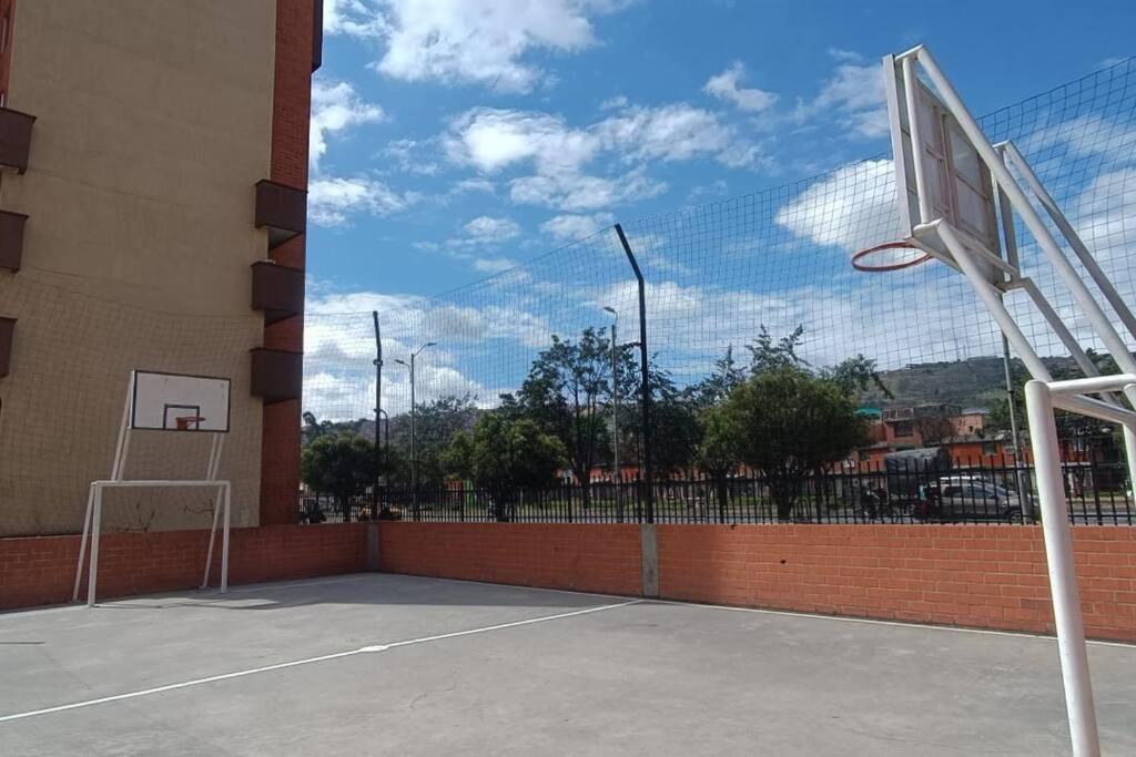 Acogedor Apartamento en zona residencial con vista a la ciudad Wi-Fi 350 Mbps