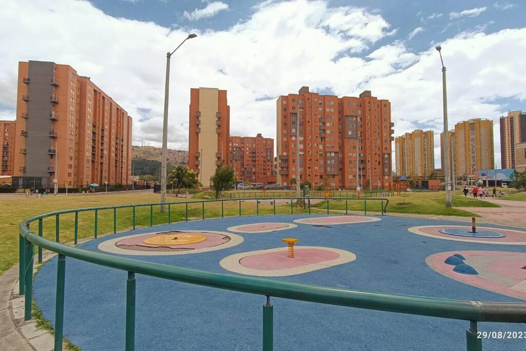 Acogedor Apartamento en zona residencial con vista a la ciudad Wi-Fi 350 Mbps