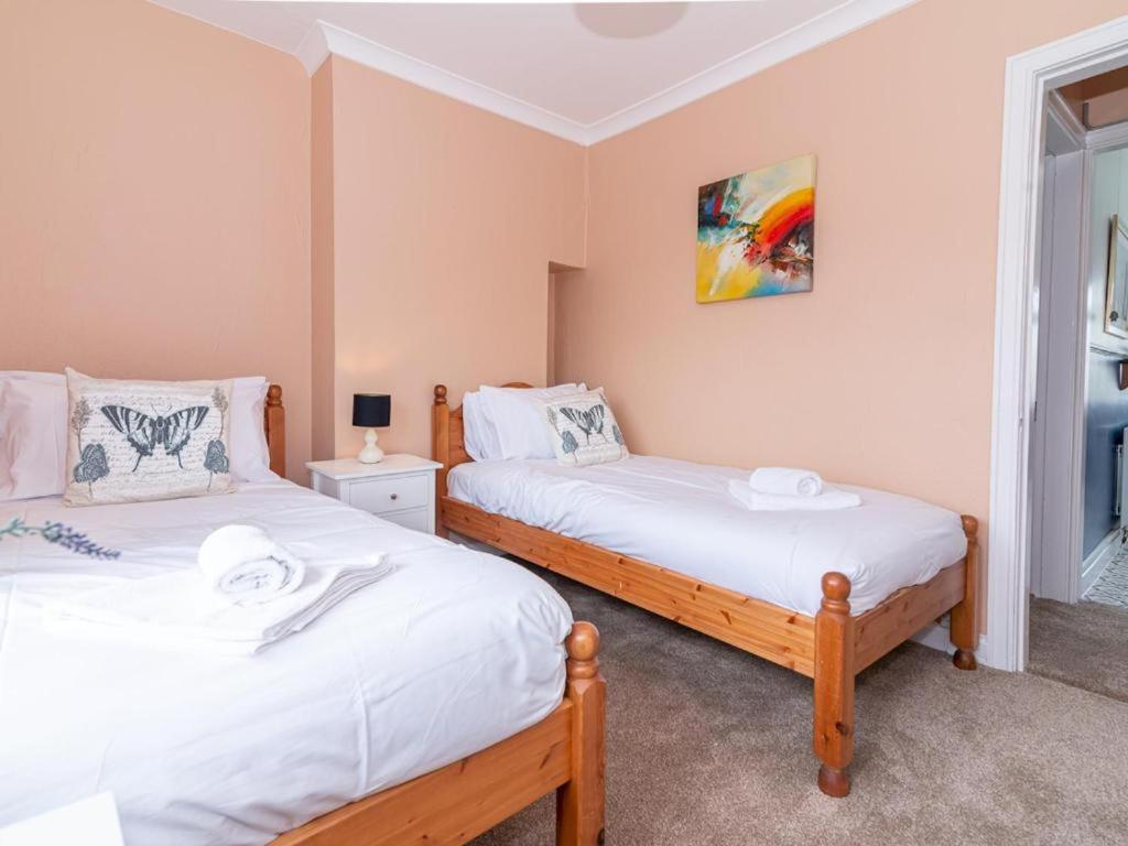 Beautiful Home near Cotswolds - Sleeps 4 view 2