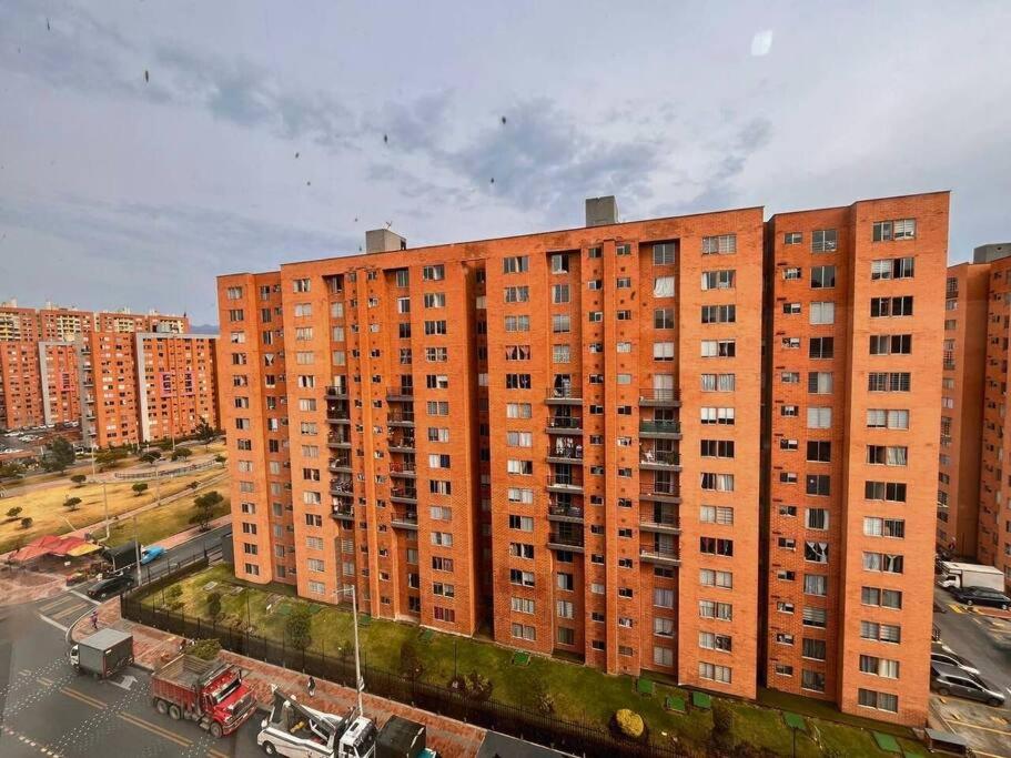 Acogedor Apartamento en zona residencial con vista a la ciudad Wi-Fi 350 Mbps