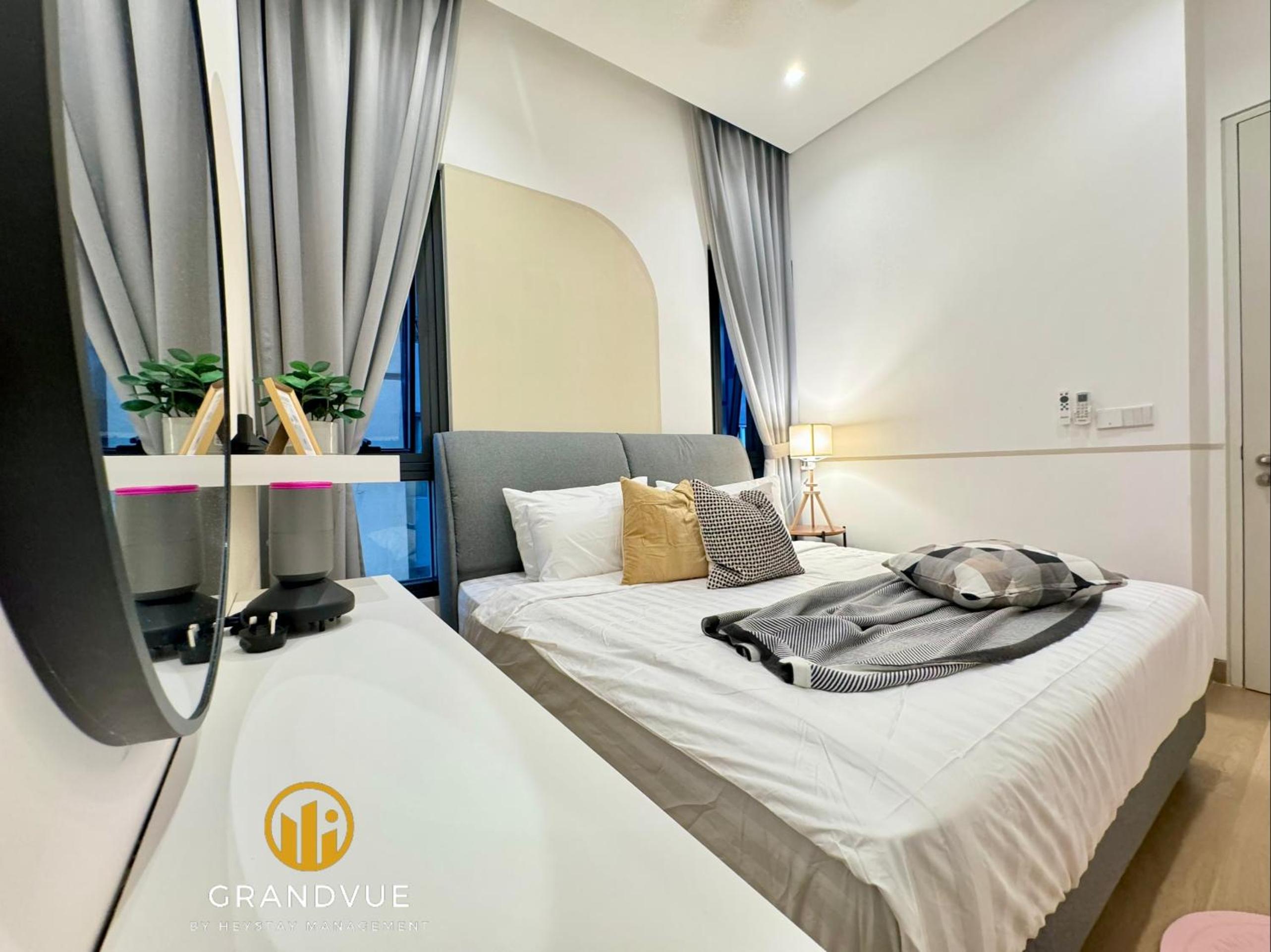 Lucentia BukitBintang KlccView InfinityPool By HeyStay Management