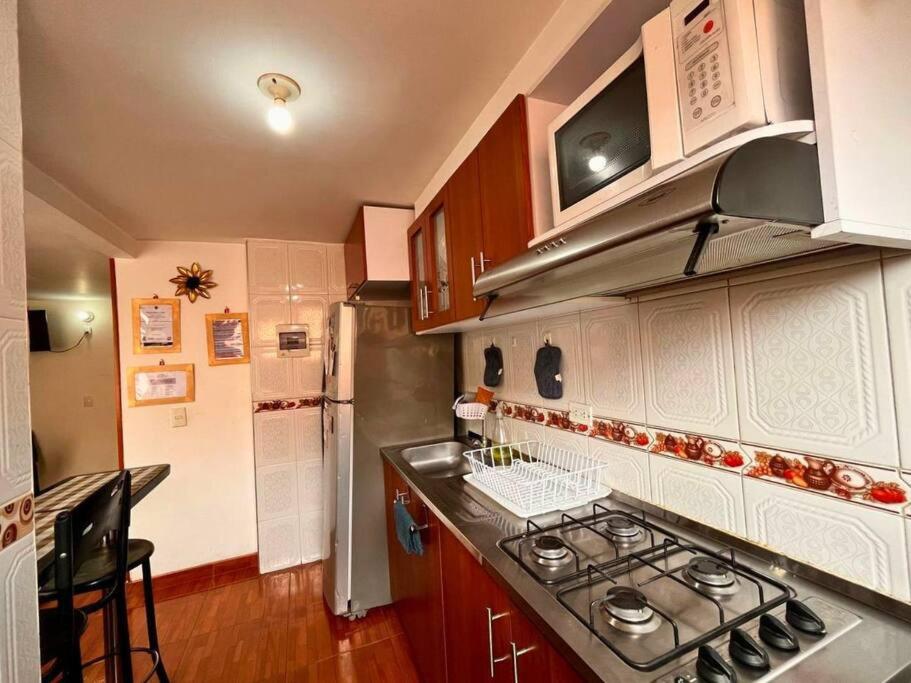Acogedor Apartamento en zona residencial con vista a la ciudad Wi-Fi 350 Mbps