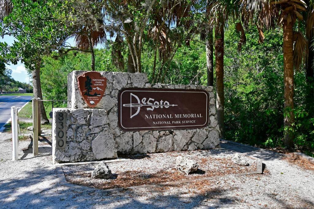 Sunwashed Stone Villa with Pool, Hot Tub & Mini Golf