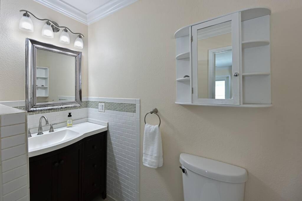 Sunwashed Stone Villa with Pool, Hot Tub & Mini Golf