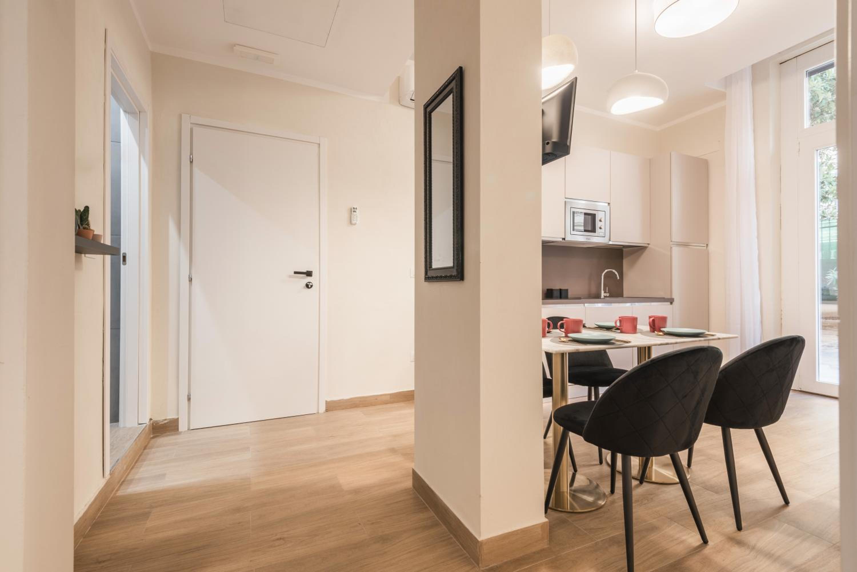 C1 Top Class Apartments, 2 camere delux, max 6 persone distante 15 minuti a piedi da Fontana di Trevi