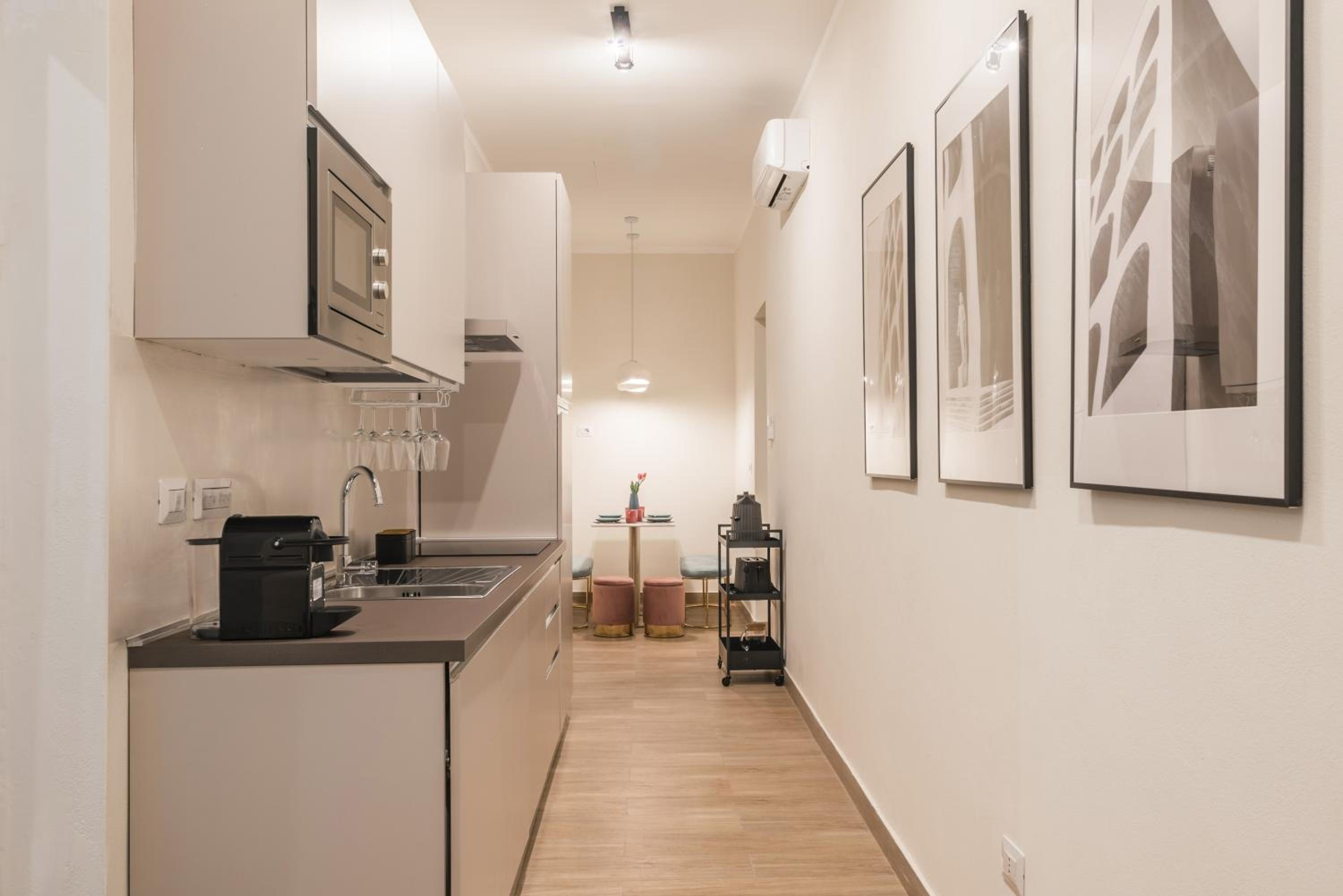 C1 Top Class Apartments, 2 camere delux, max 6 persone distante 15 minuti a piedi da Fontana di Trevi