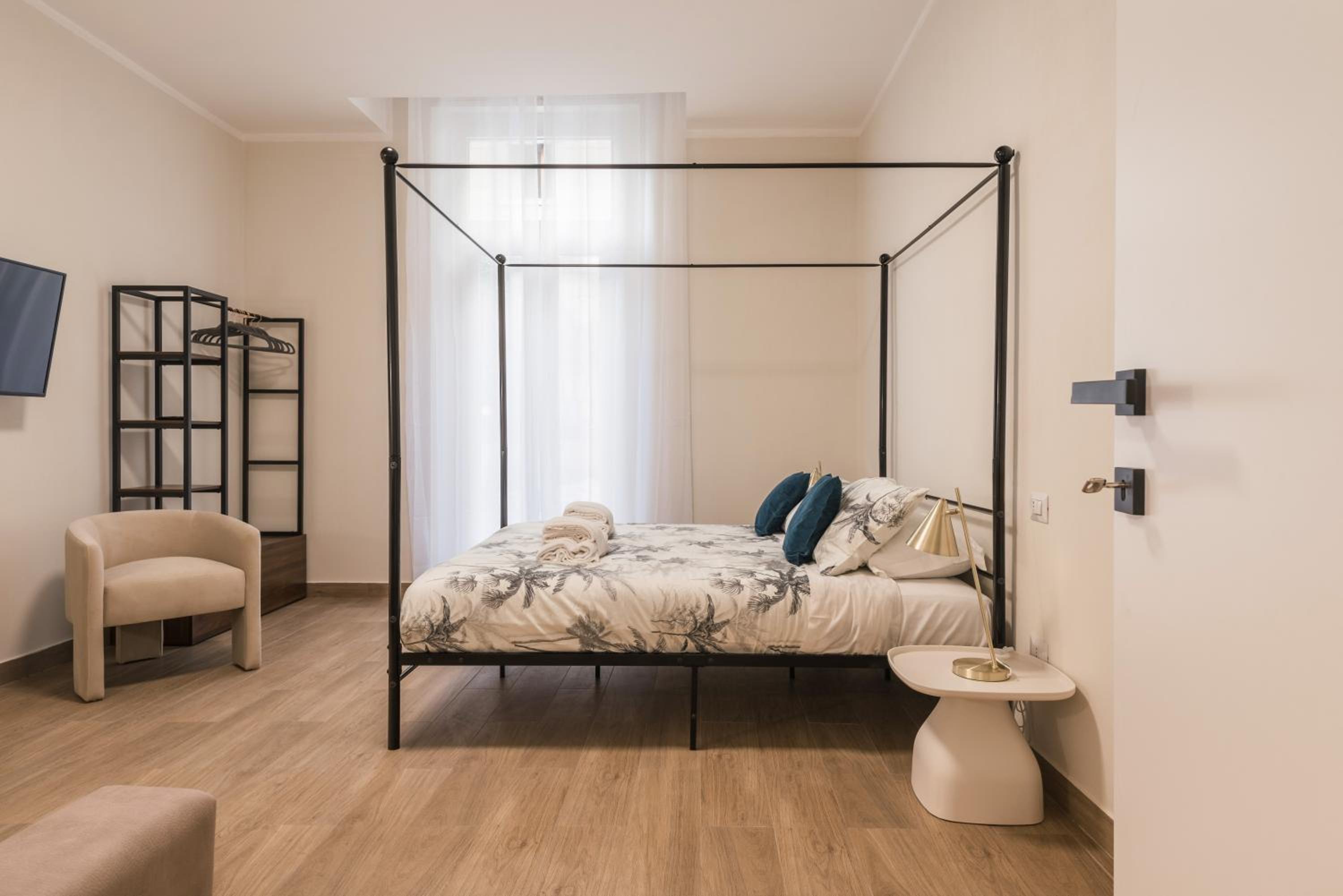 C1 Top Class Apartments, 2 camere delux, max 6 persone distante 15 minuti a piedi da Fontana di Trevi