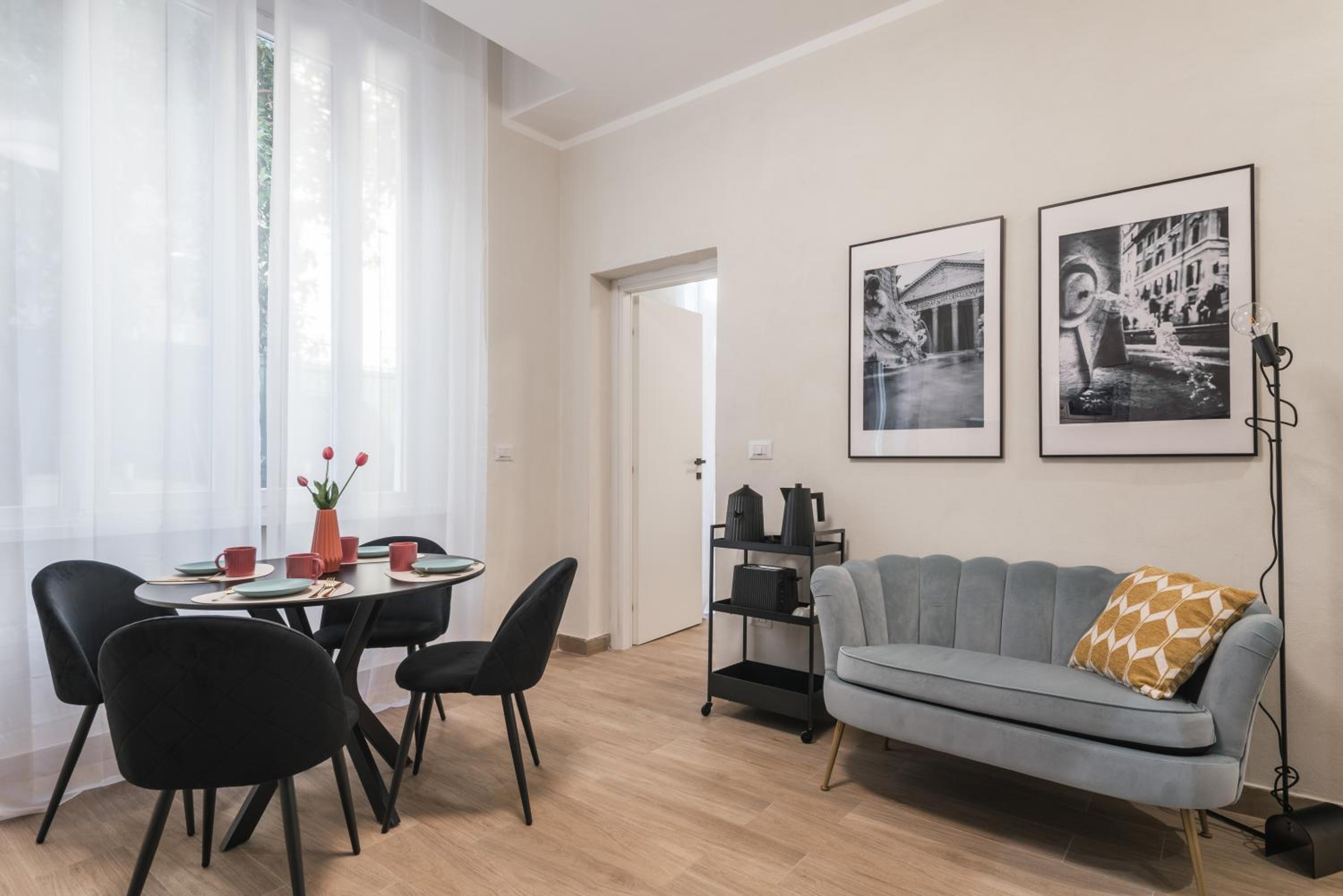 C1 Top Class Apartments, 2 camere delux, max 6 persone distante 15 minuti a piedi da Fontana di Trevi