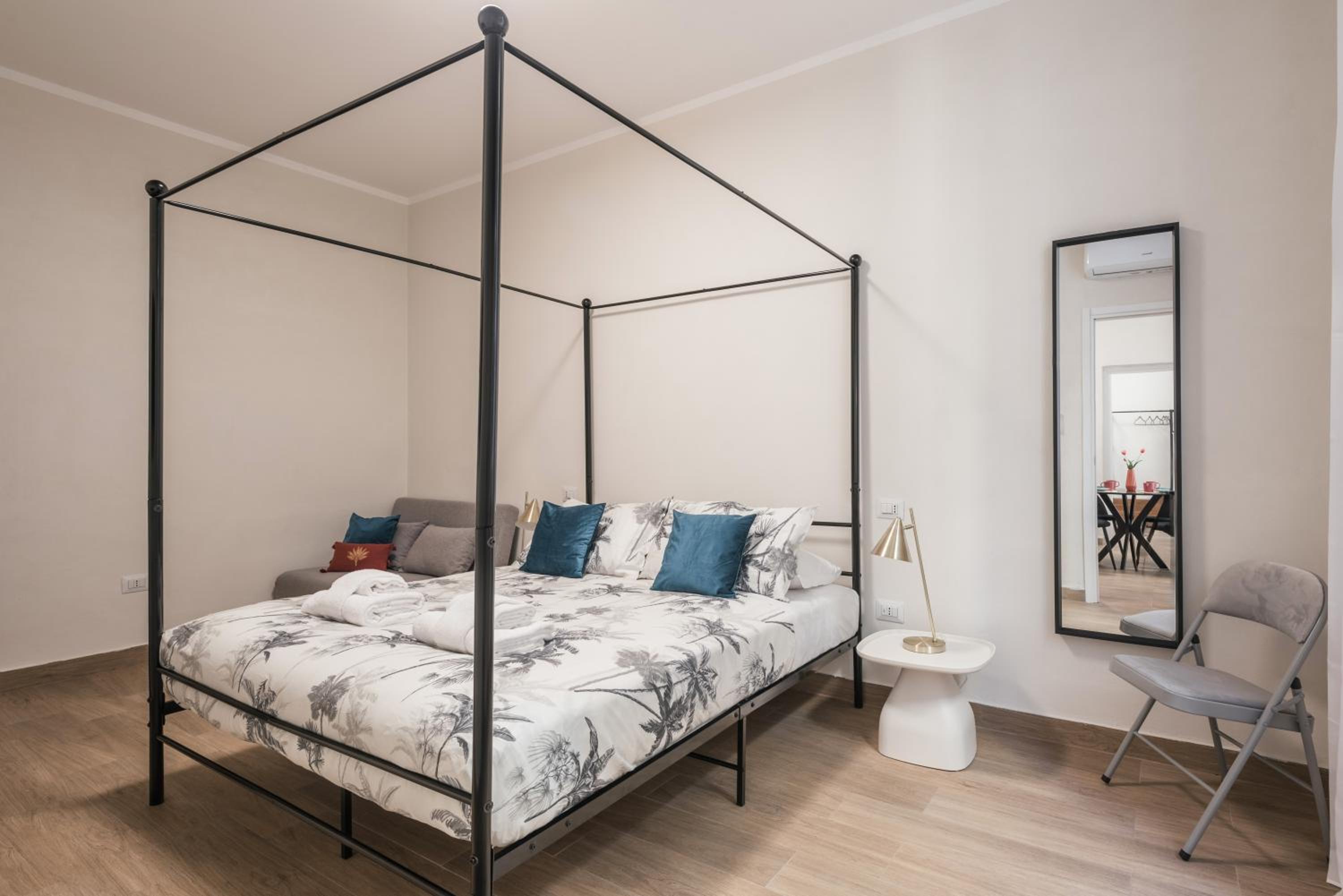 C1 Top Class Apartments, 2 camere delux, max 6 persone distante 15 minuti a piedi da Fontana di Trevi