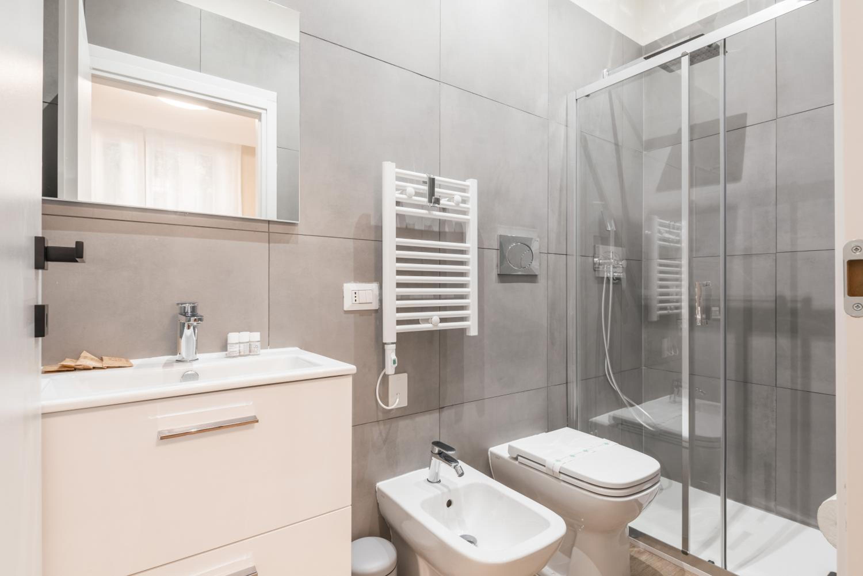C1 Top Class Apartments, 2 camere delux, max 6 persone distante 15 minuti a piedi da Fontana di Trevi