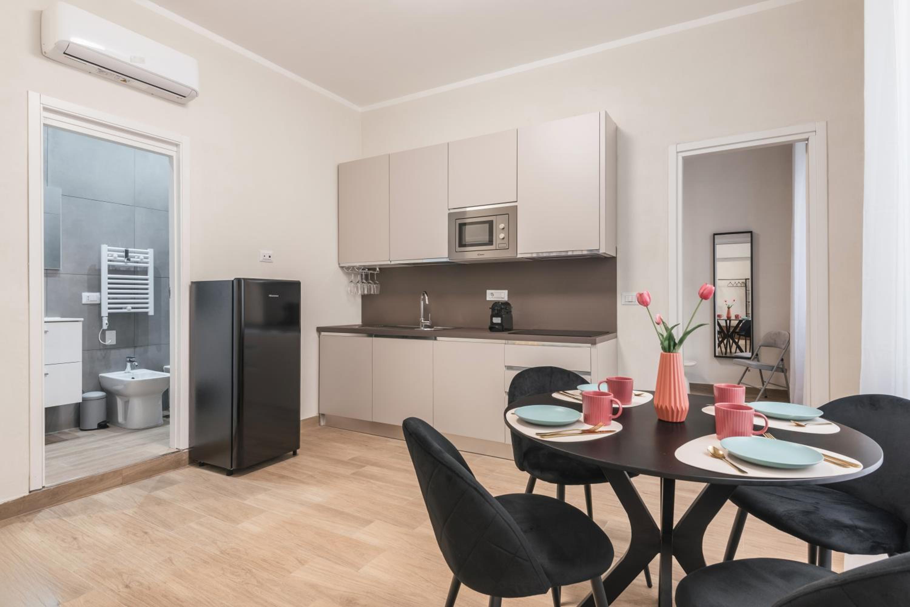 C1 Top Class Apartments, 2 camere delux, max 6 persone distante 15 minuti a piedi da Fontana di Trevi