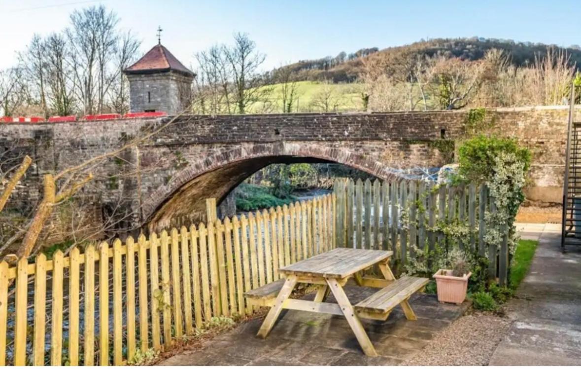 Glanyrafon Cottage
