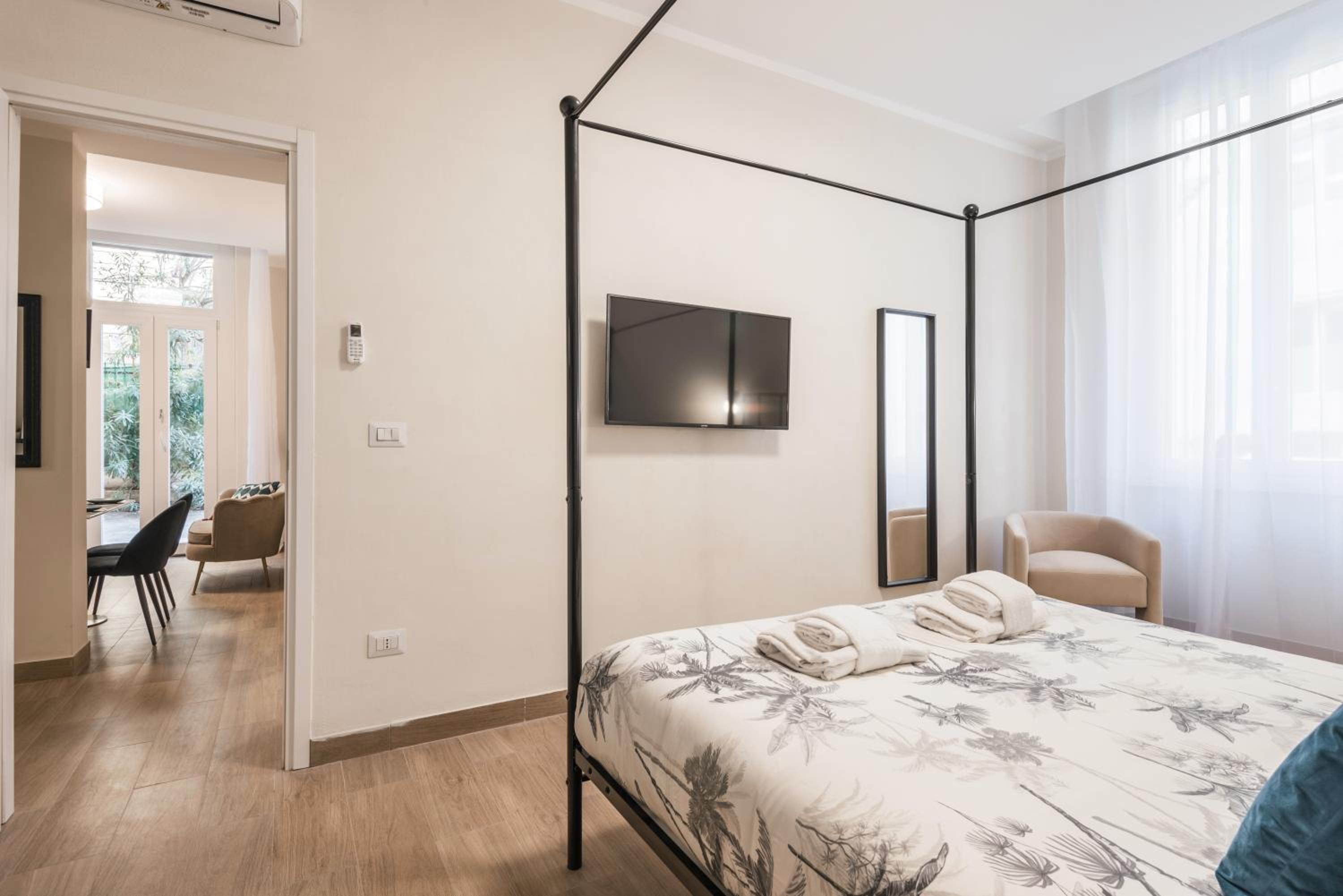 C1 Top Class Apartments, 2 camere delux, max 6 persone distante 15 minuti a piedi da Fontana di Trevi