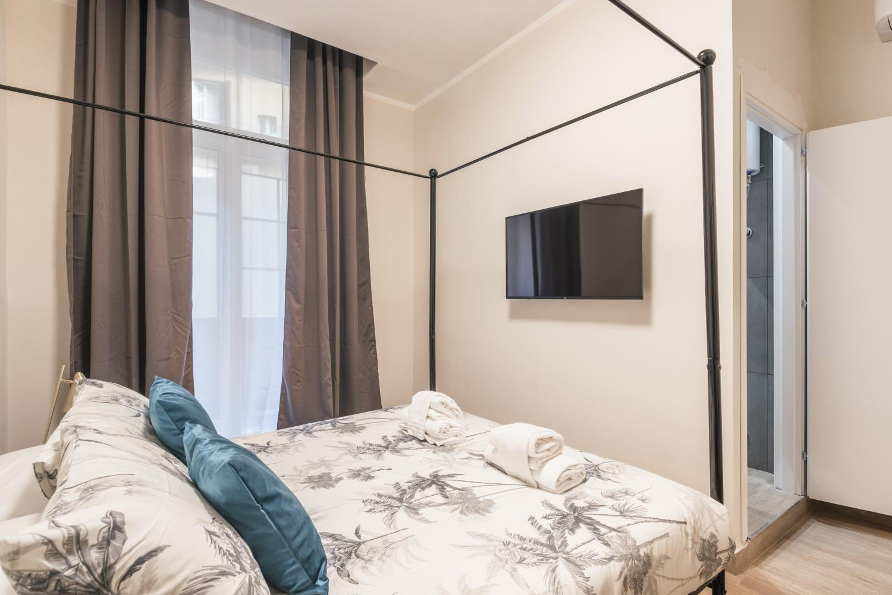 C1 Top Class Apartments, 2 camere delux, max 6 persone distante 15 minuti a piedi da Fontana di Trevi