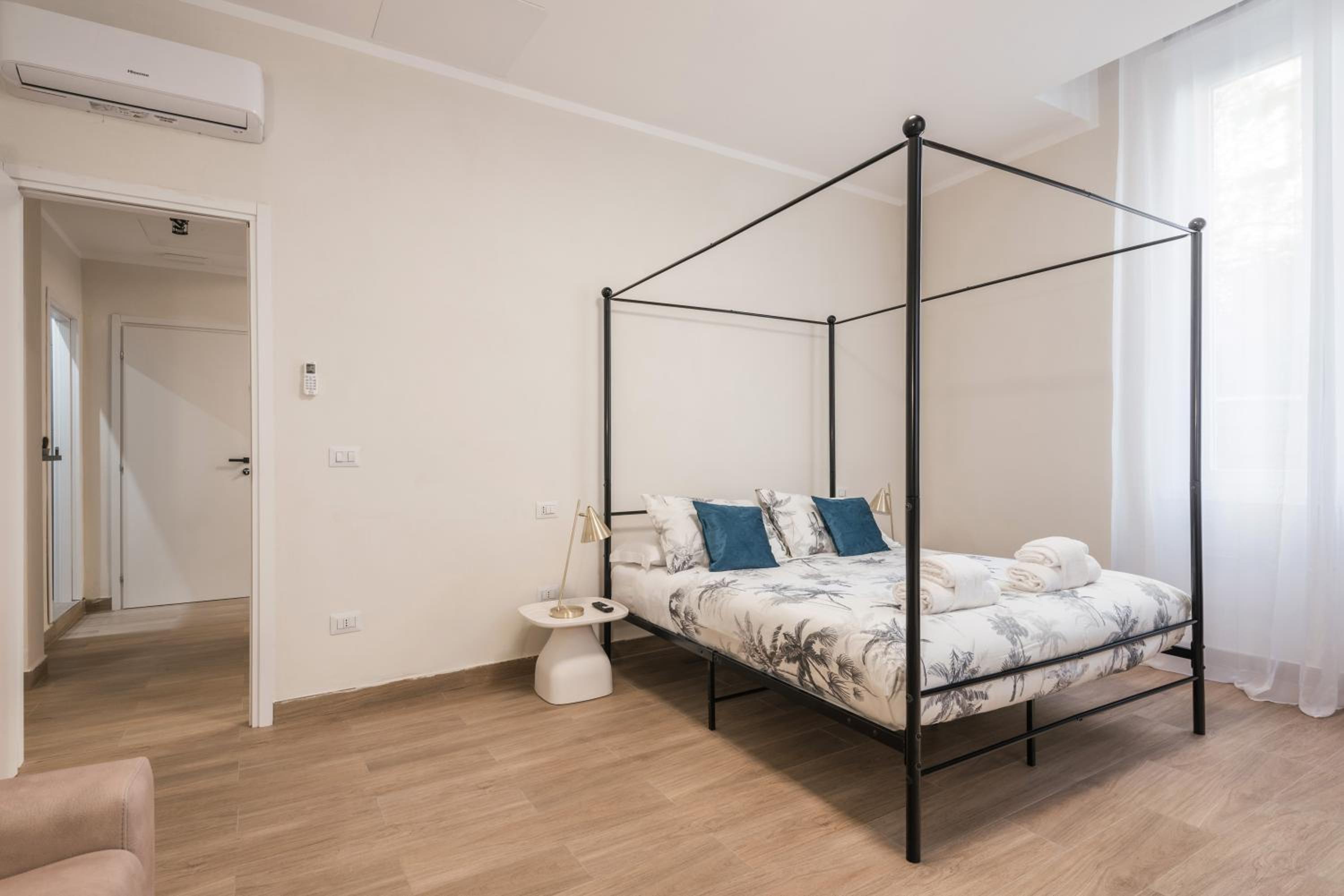 C1 Top Class Apartments, 2 camere delux, max 6 persone distante 15 minuti a piedi da Fontana di Trevi