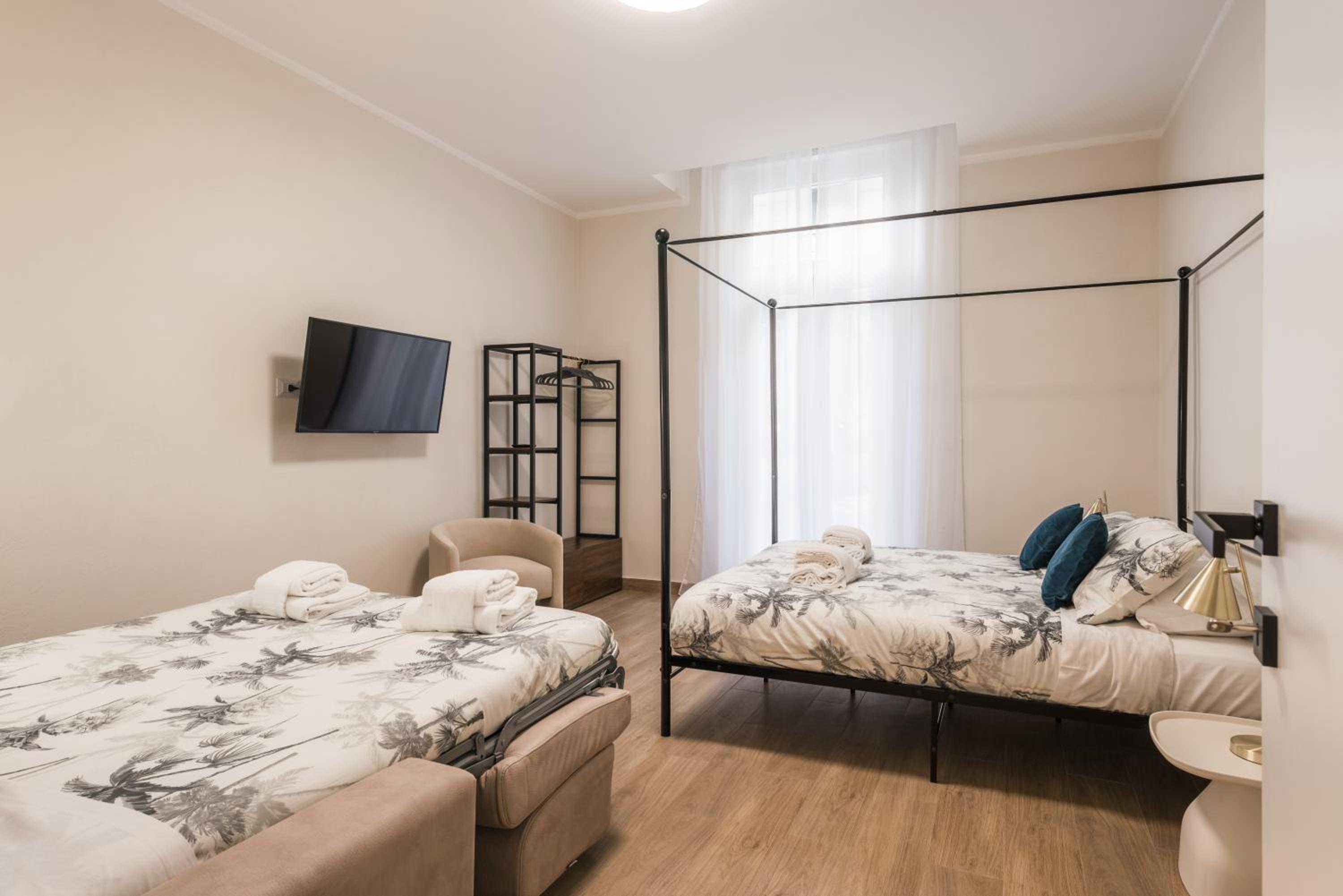 C1 Top Class Apartments, 2 camere delux, max 6 persone distante 15 minuti a piedi da Fontana di Trevi