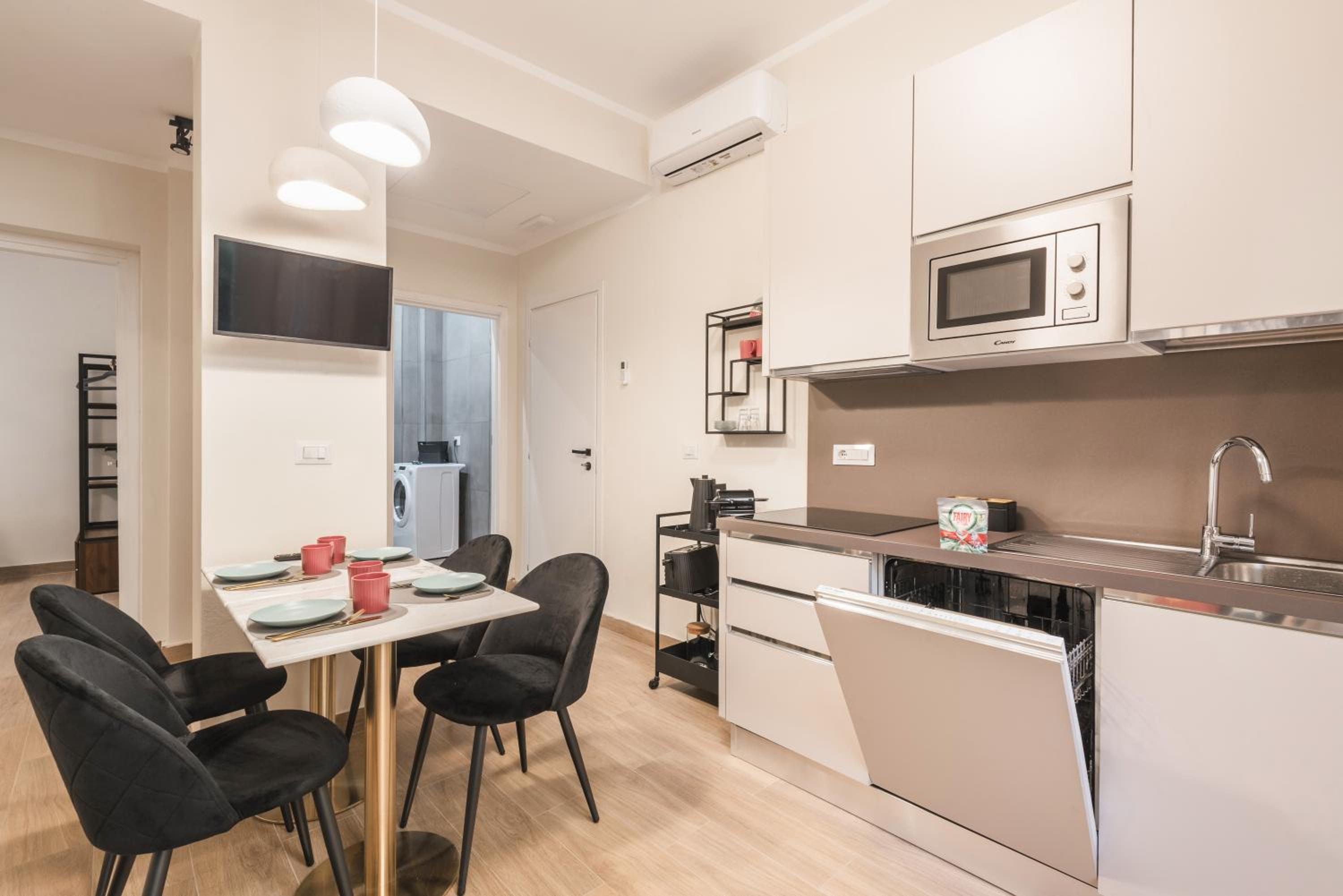C1 Top Class Apartments, 2 camere delux, max 6 persone distante 15 minuti a piedi da Fontana di Trevi