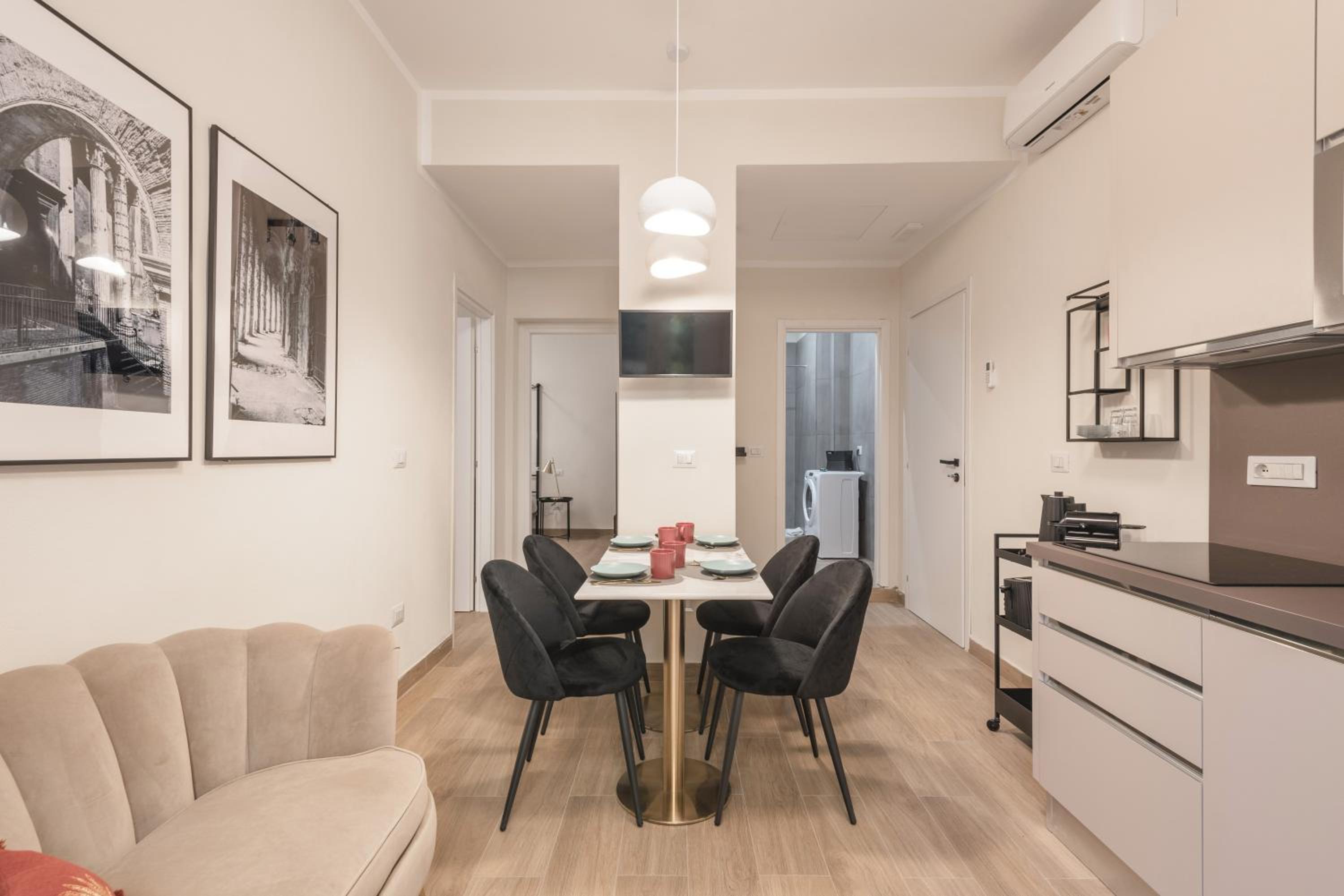 C1 Top Class Apartments, 2 camere delux, max 6 persone distante 15 minuti a piedi da Fontana di Trevi