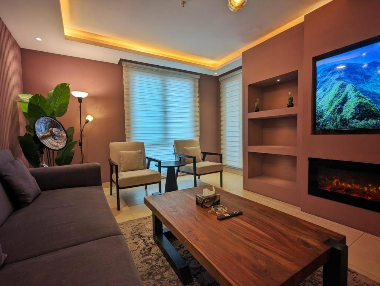 Two Bed Apartment -GoldCrest Mall & Residency view 4